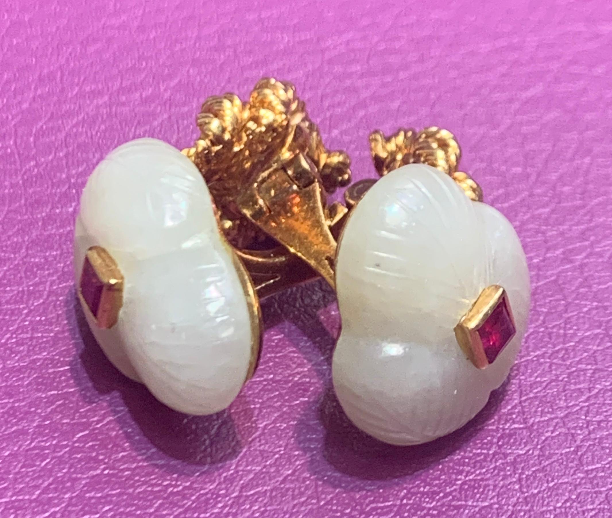 David Webb Carved Jade and Ruby Cufflinks For Sale 4