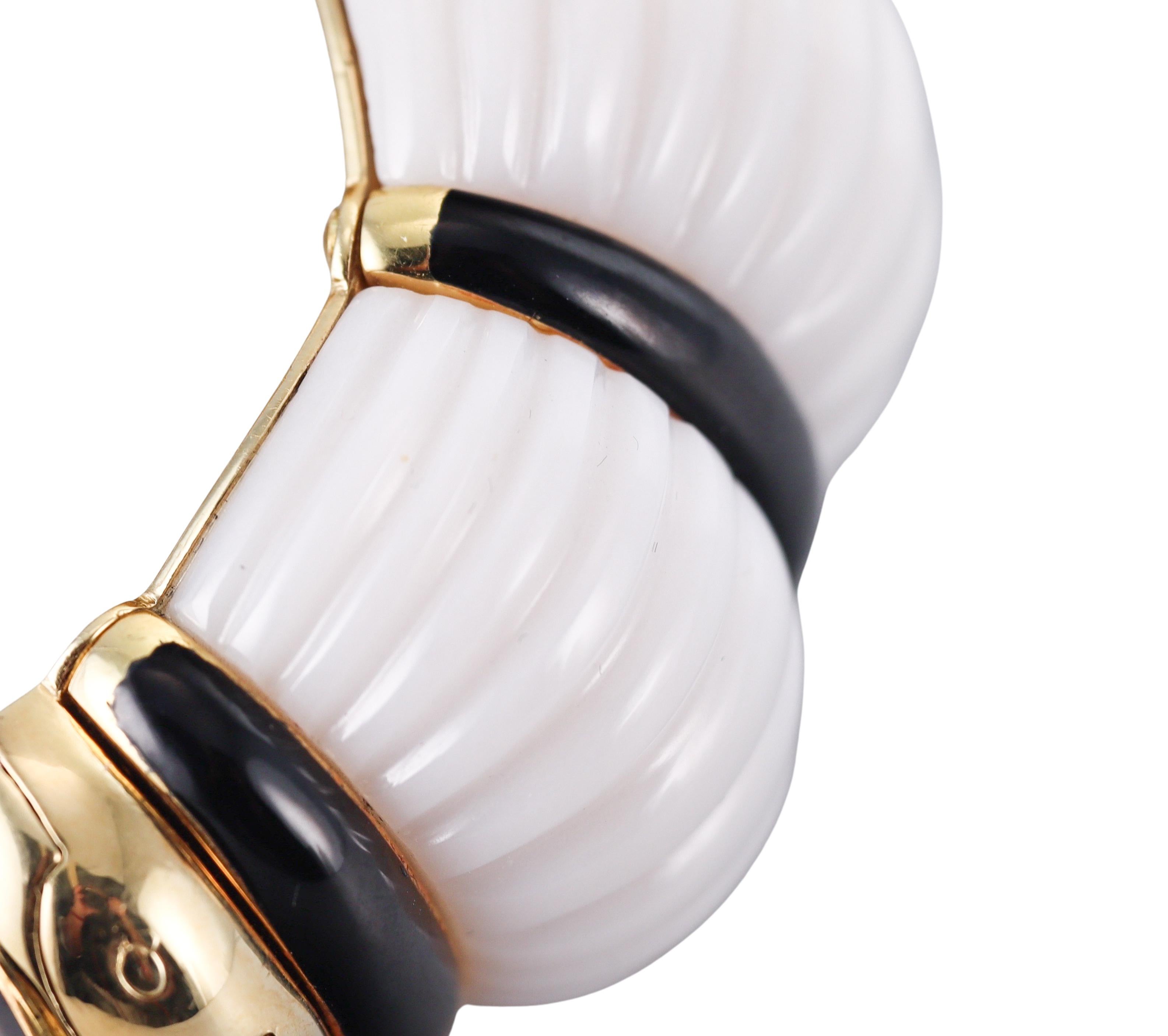 Round Cut David Webb Carved White and Black Onyx Gold Cuff Bracelet For Sale