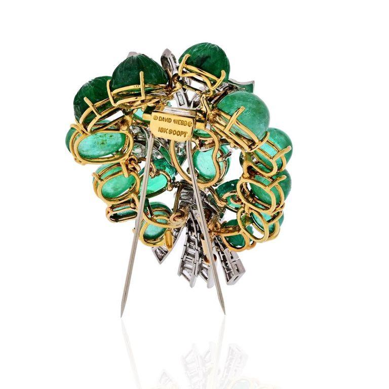 David Webb circa 1960 Green Emeralds, Diamonds Vintage Brooch In Excellent Condition For Sale In New York, NY