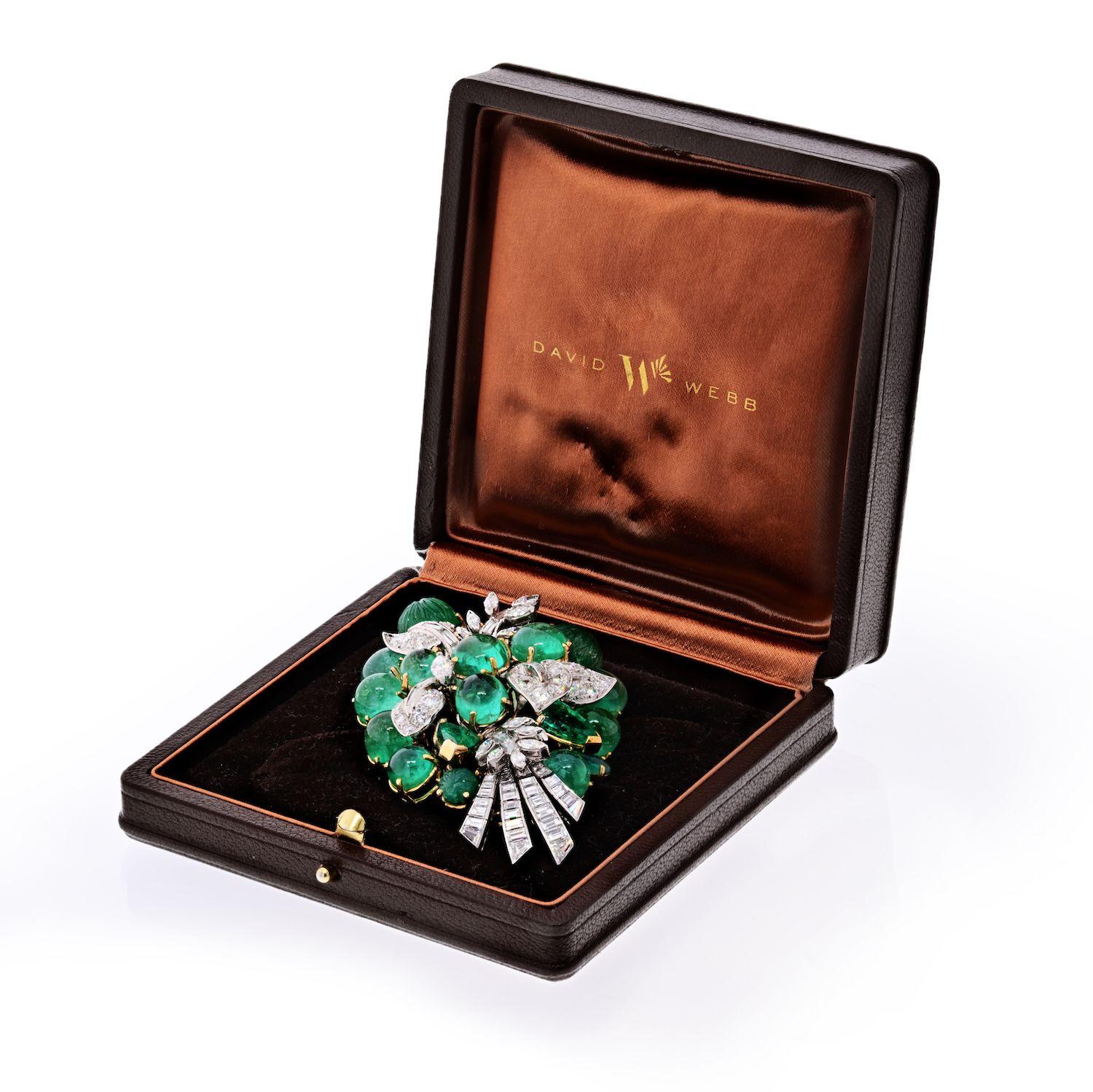 Women's or Men's David Webb circa 1960 Green Emeralds, Diamonds Vintage Brooch For Sale