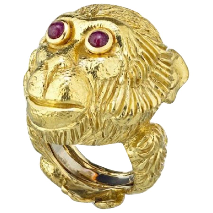 David Webb circa 1970s 18 Karat Yellow Gold Large Monkey Head, Ruby Eyes Ring