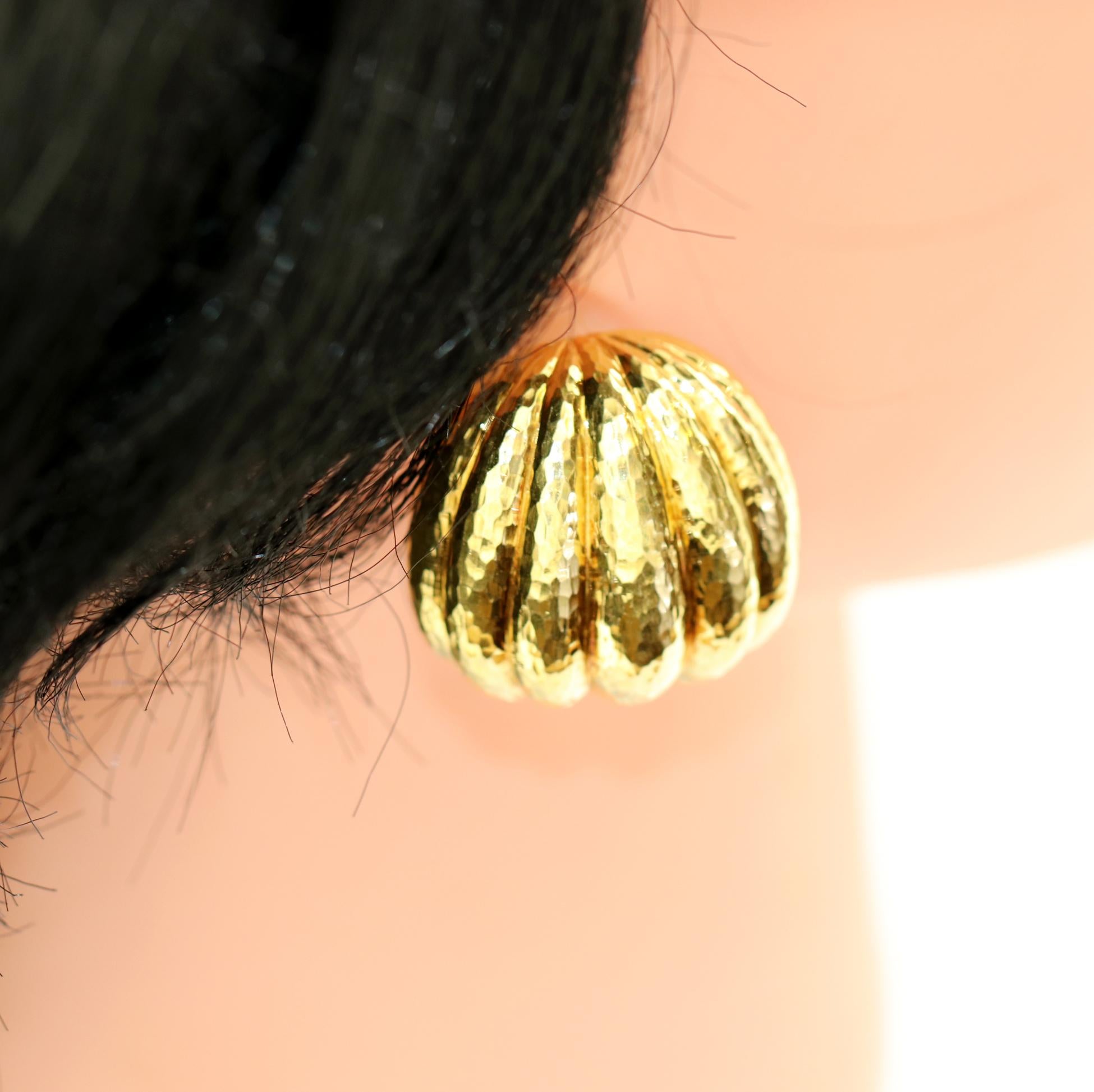 David Webb Clam Shell Inspired Hammer Finished Earrings In Good Condition In Palm Beach, FL