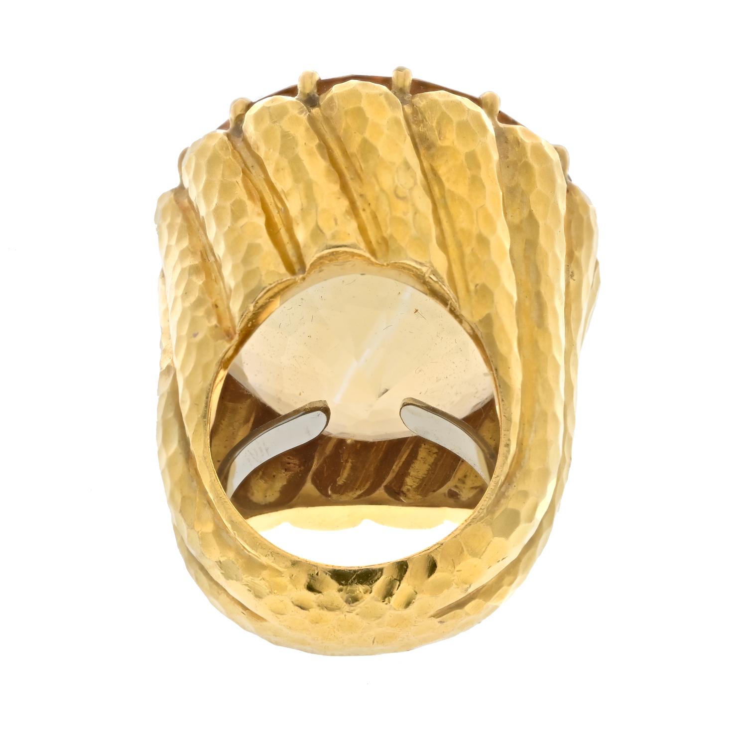 David Webb 18K Yellow Gold Large Round Citrine Fashion Ring In Excellent Condition For Sale In New York, NY