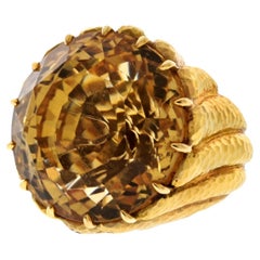 Vintage David Webb 18K Yellow Gold Large Round Citrine Fashion Ring
