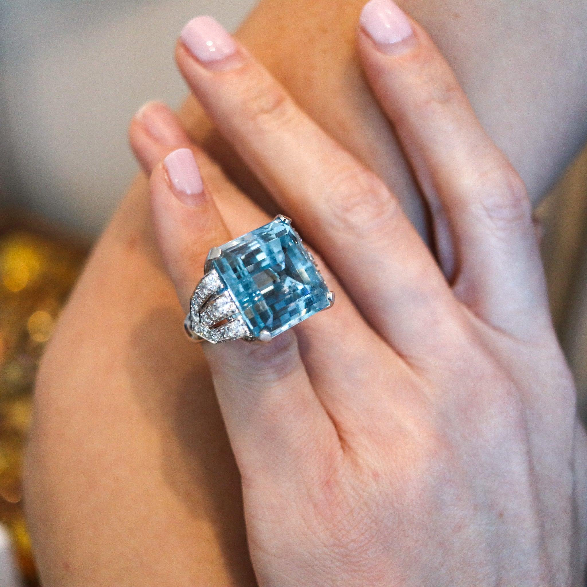 Cocktail ring Designed by David Webb (1925-1975).

This is an outstanding cocktail ring, created in New York city at the jewelry atelier of David Webb. This gorgeous classic cocktail ring has been carefully crafted in solid .900/.999 platinum with