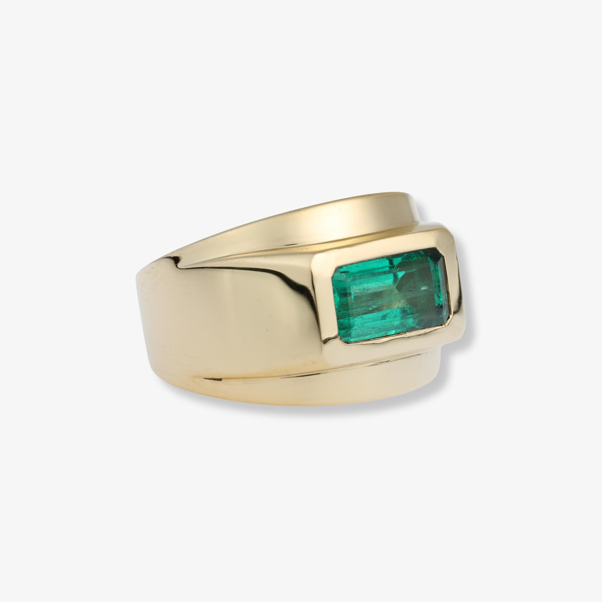 Moderne David Webb Bague en or jaune 18 carats et émeraude de Colombie en vente