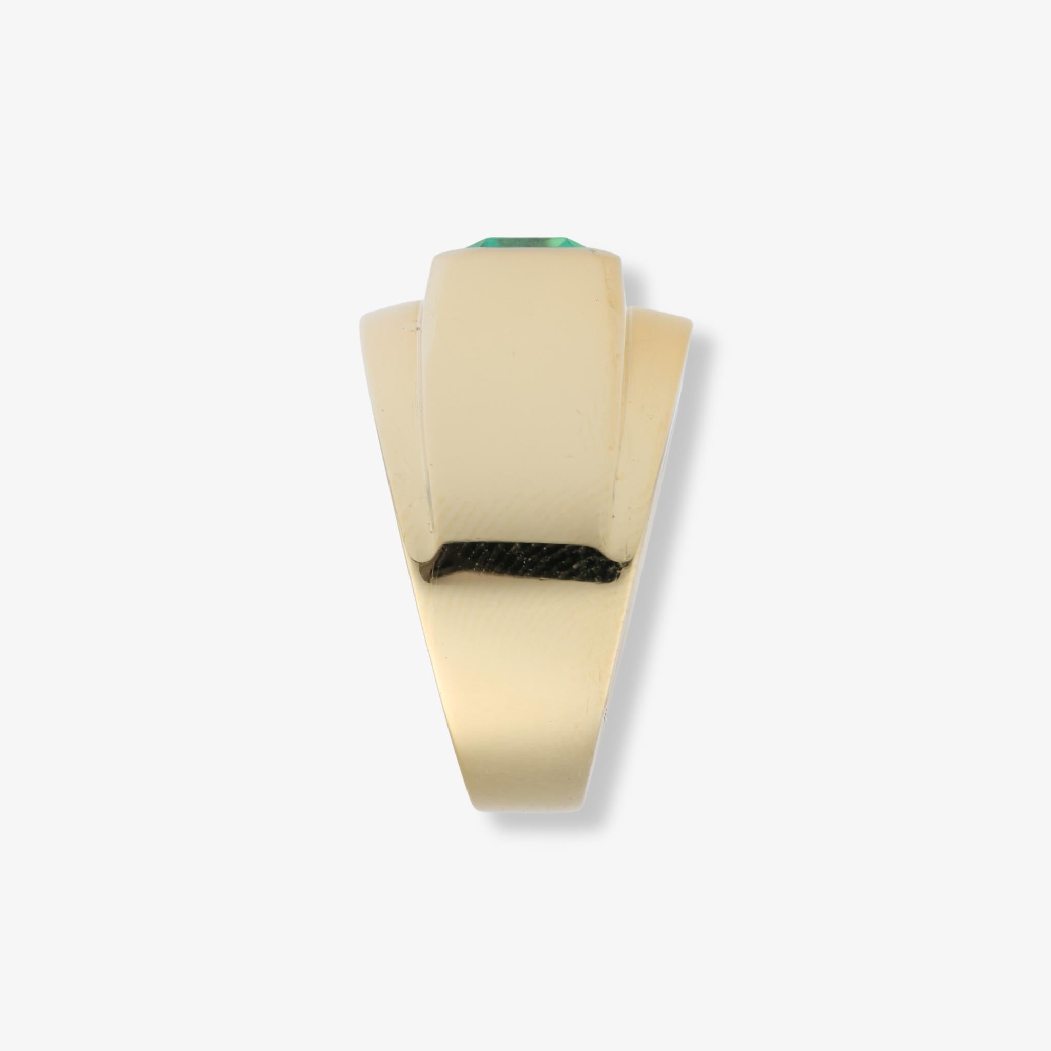 David Webb Bague en or jaune 18 carats et émeraude de Colombie Excellent état - En vente à Tampa, FL