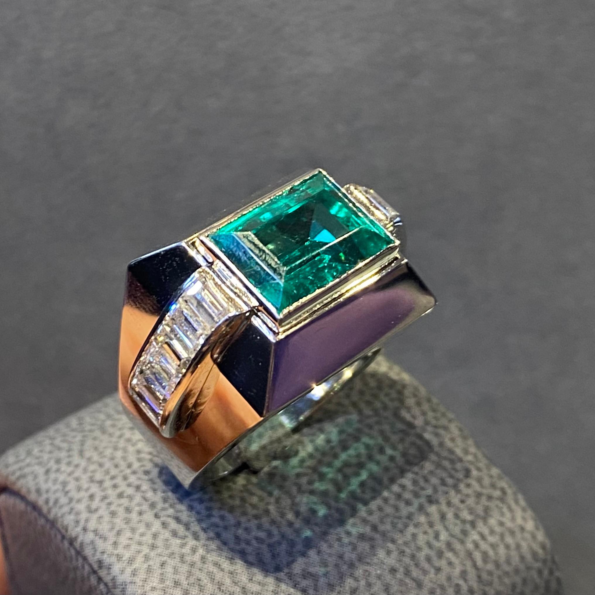 David Webb Colombian Emerald & Diamond Men's Ring  In Excellent Condition For Sale In New York, NY
