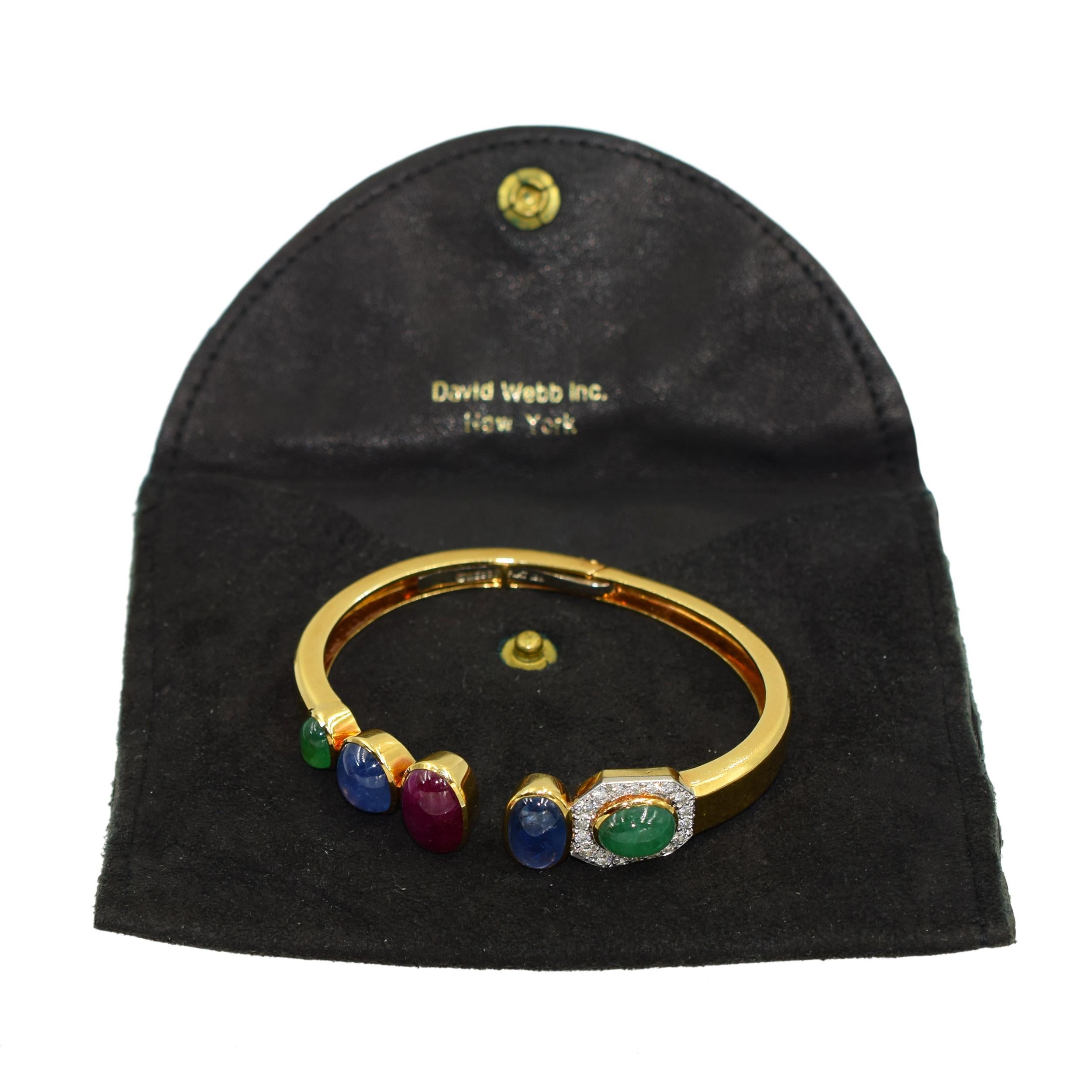 Taille ovale David Webb Bracelet jonc en pierres de couleur et diamants en vente