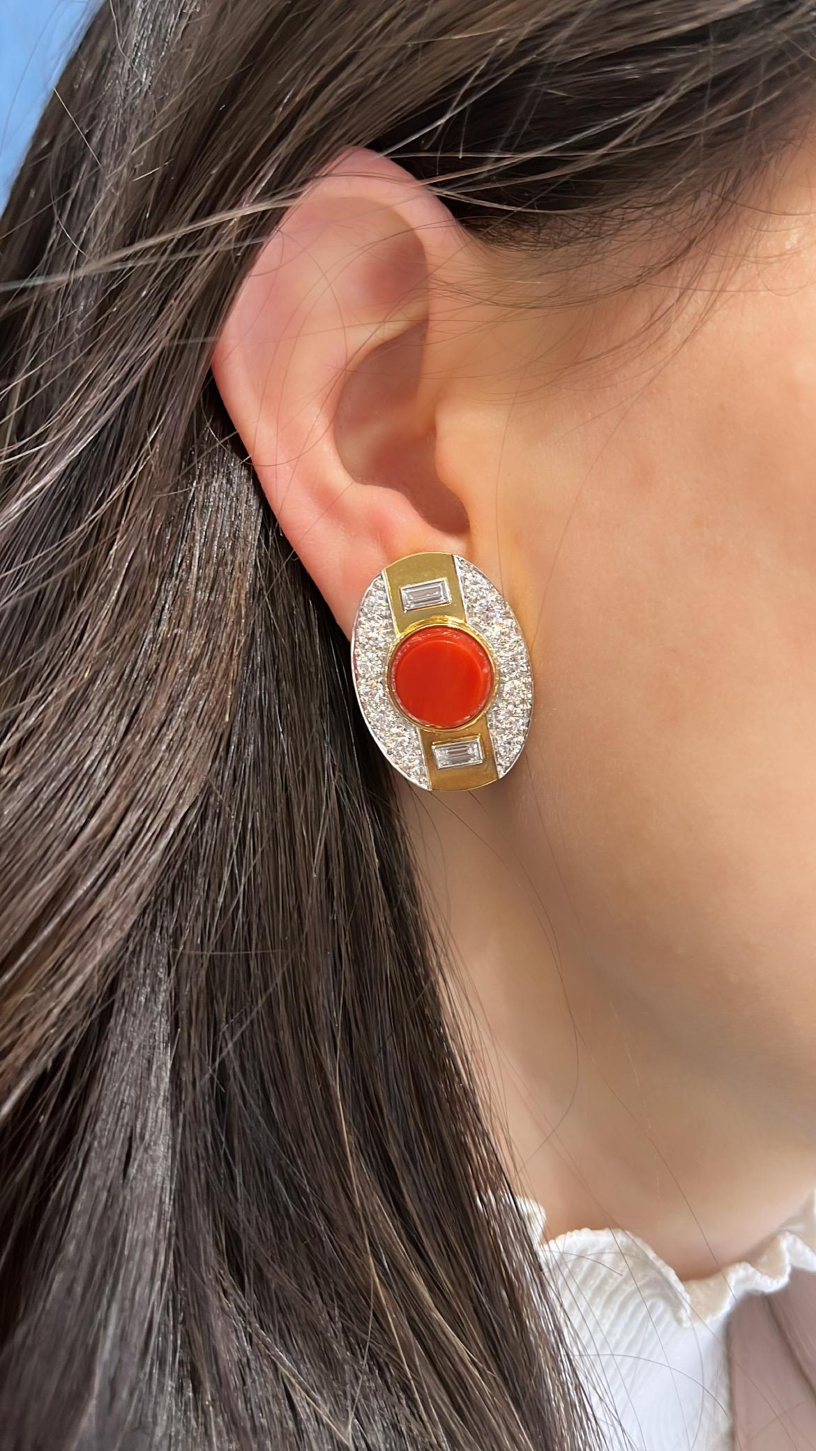 Boucles d'oreilles Clips en corail 4,50 carats et diamants, or jaune 18 carats David Webb en vente 1