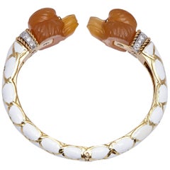 David Webb Bracciale Barboncino in corniola e smalto bianco