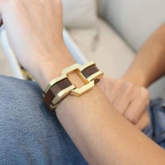 David WEBB Bracelet manchette géométrique en or jaune 18 carats, en bois sculpté et de style cubiste