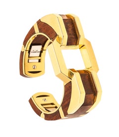David WEBB Bracelet manchette géométrique en or jaune 18 carats, en bois sculpté et de style cubiste