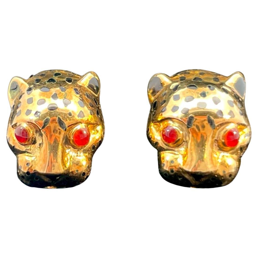 David Webb Boutons de manchette tête de léopard en or jaune 18 carats avec yeux en rubis Unisexe en vente