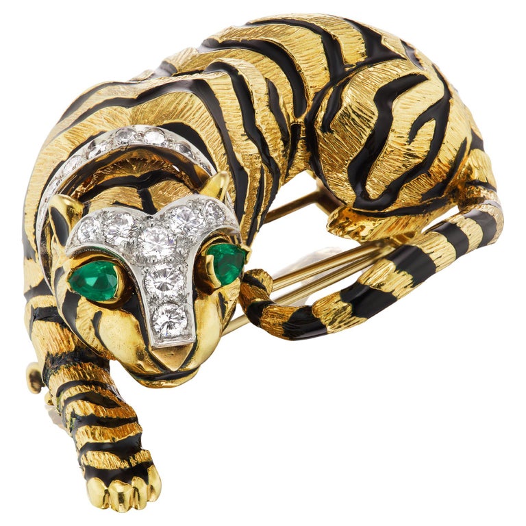 David Webb Diamond and Emerald 18K Gold Vintage Tiger Brooch at 1stDibs