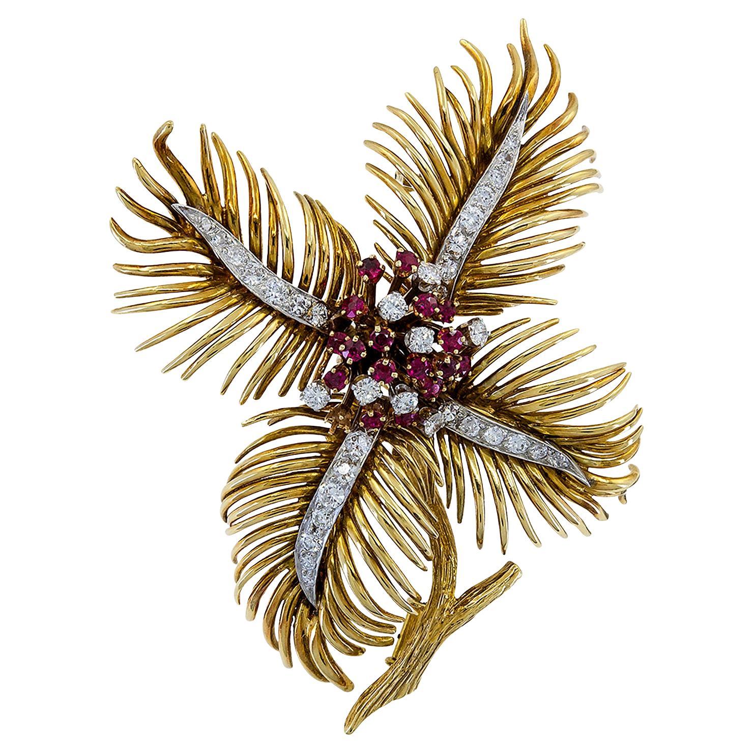 Épingle David Webb en or jaune 18 carats, diamants et rubis en vente