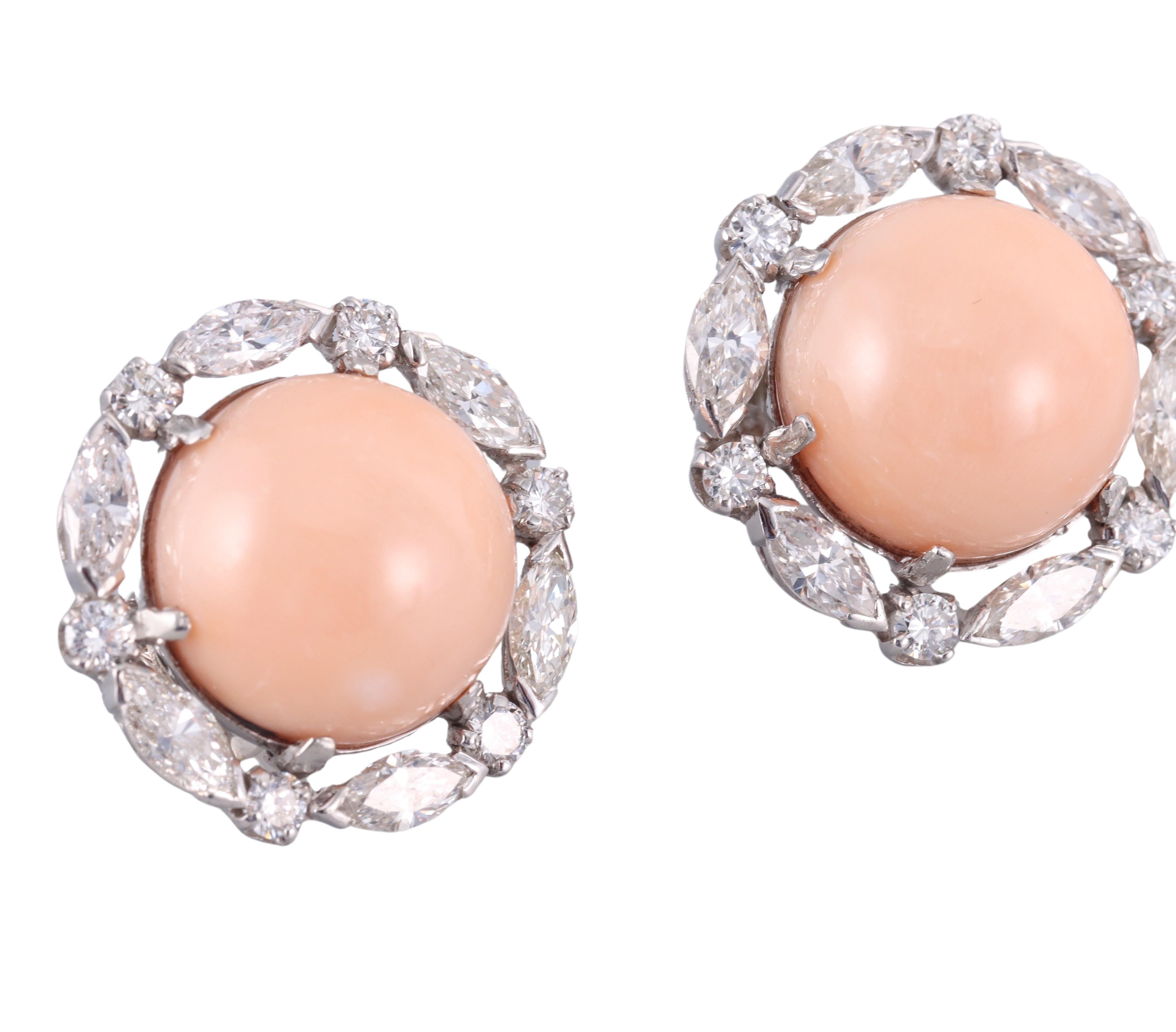 David Webb Diamond Angel Skin Coral Gold Platinum Button Earrings In Excellent Condition For Sale In New York, NY