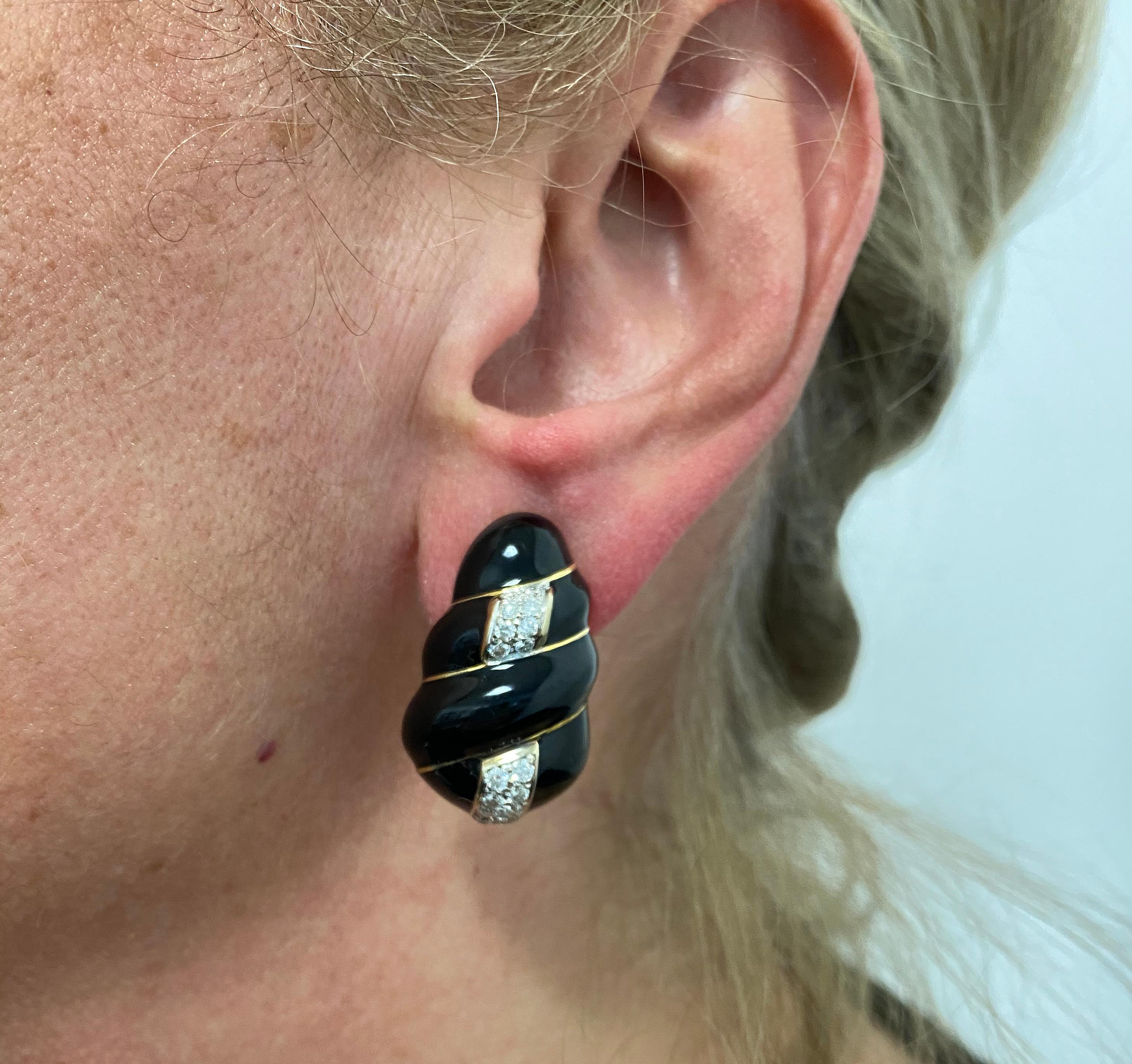 Schwarze Emaille-Ohrringe mit Diamanten von David Webb Damen im Angebot
