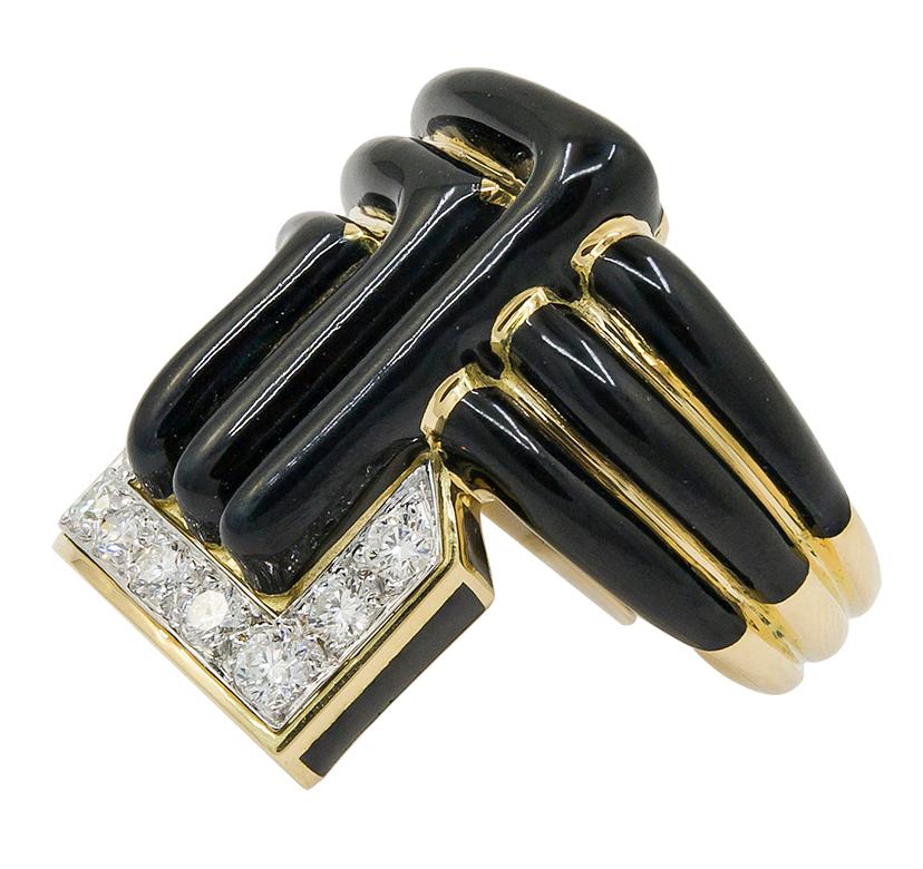 DAVID WEBB Diamant Schwarz Emaille Stella Stripe Ring

Ein Ring aus 18er Gold und Platin, besetzt mit Brillanten und schwarzer Emaille mit Stella-Streifen.
Gestempelt und signiert 