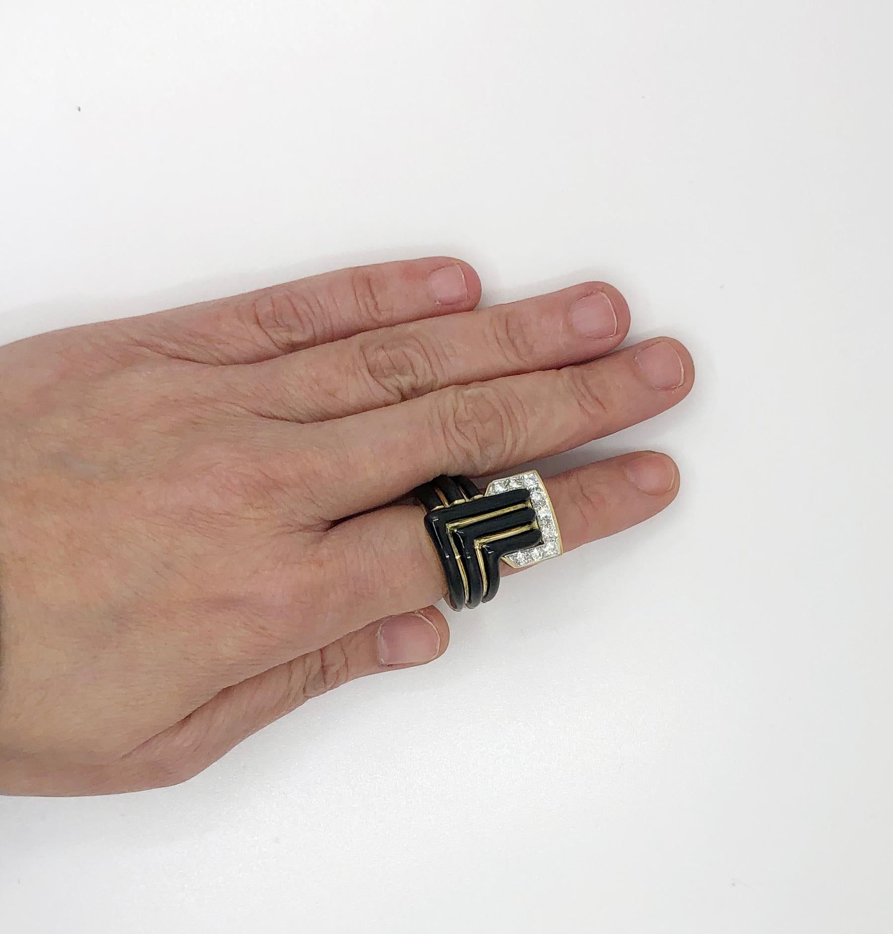 David Webb Diamant-Schwarzer Emaille-Ring mit Sternstreifen im Zustand „Hervorragend“ im Angebot in New York, NY