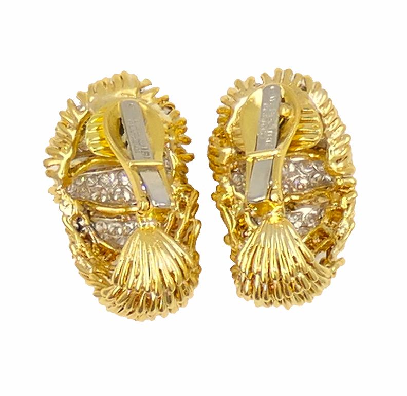 David Webb Diamond Earrings 18k Gold Certificate of Authenticity Estate Jewelry For Sale 1
