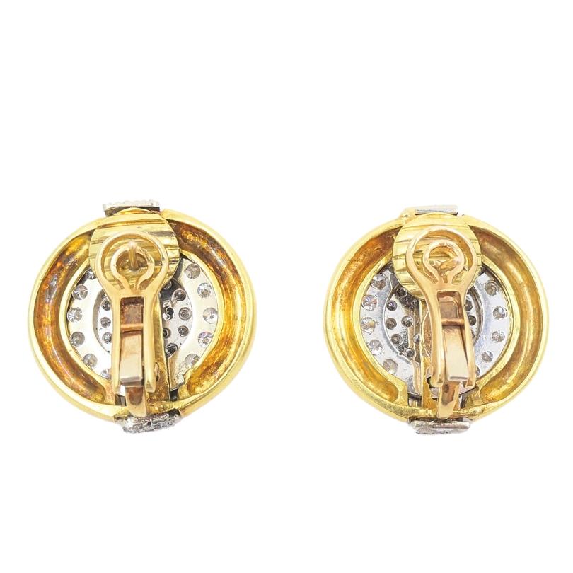 David Webb Orecchini di diamanti in oro 18k di forma circolare in vendita 1