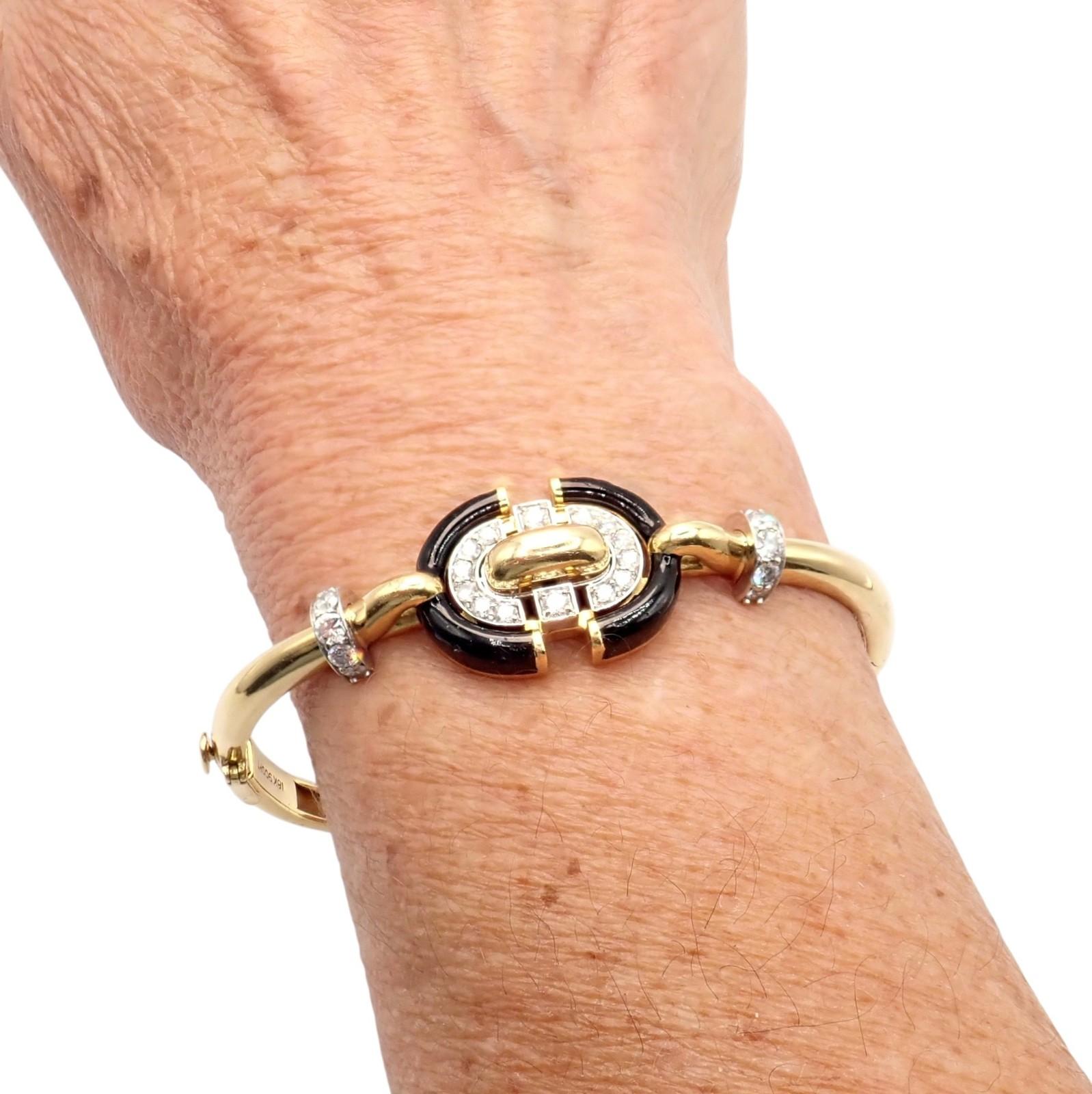 David Webb Diamond Enamel Yellow Gold Platinum Bangle Bracelet In Excellent Condition For Sale In Southampton, PA