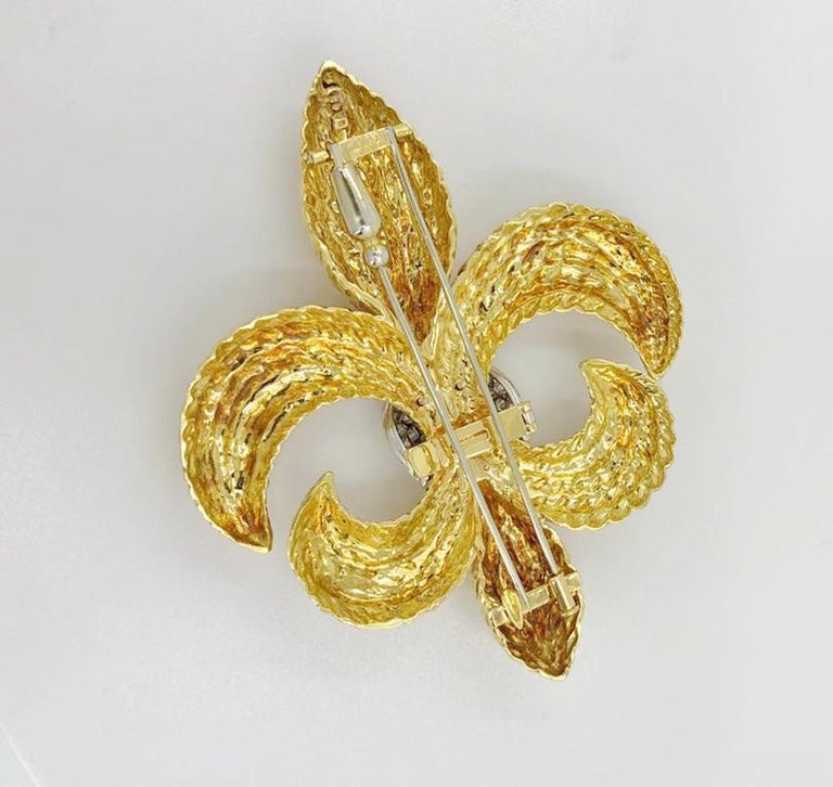 DAVID WEBB Fleur-de-Lis Diamond Detachable Brooch In Good Condition For Sale In New York, NY
