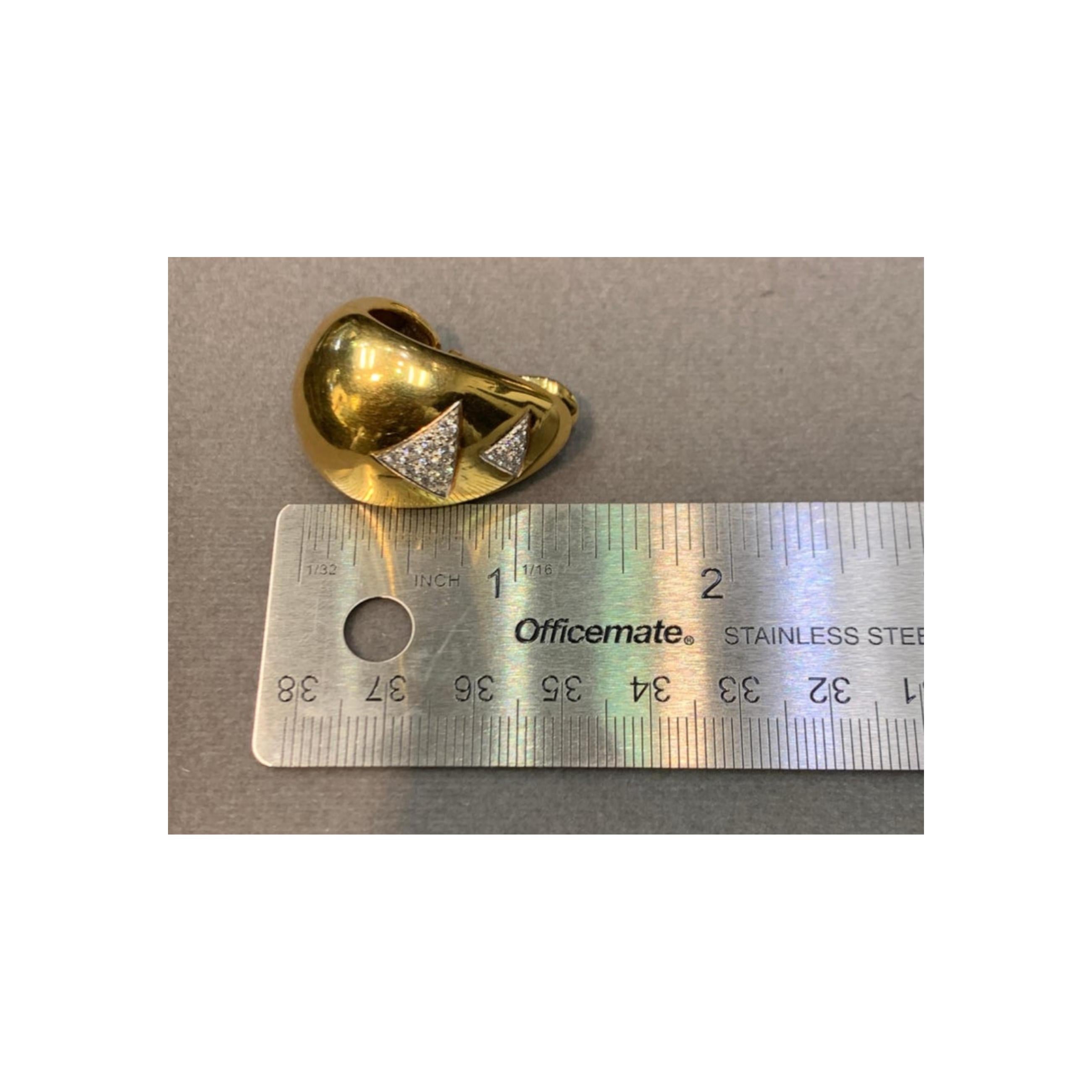 Orecchini in oro e diamanti David Webb In condizioni ottime in vendita a New York, NY