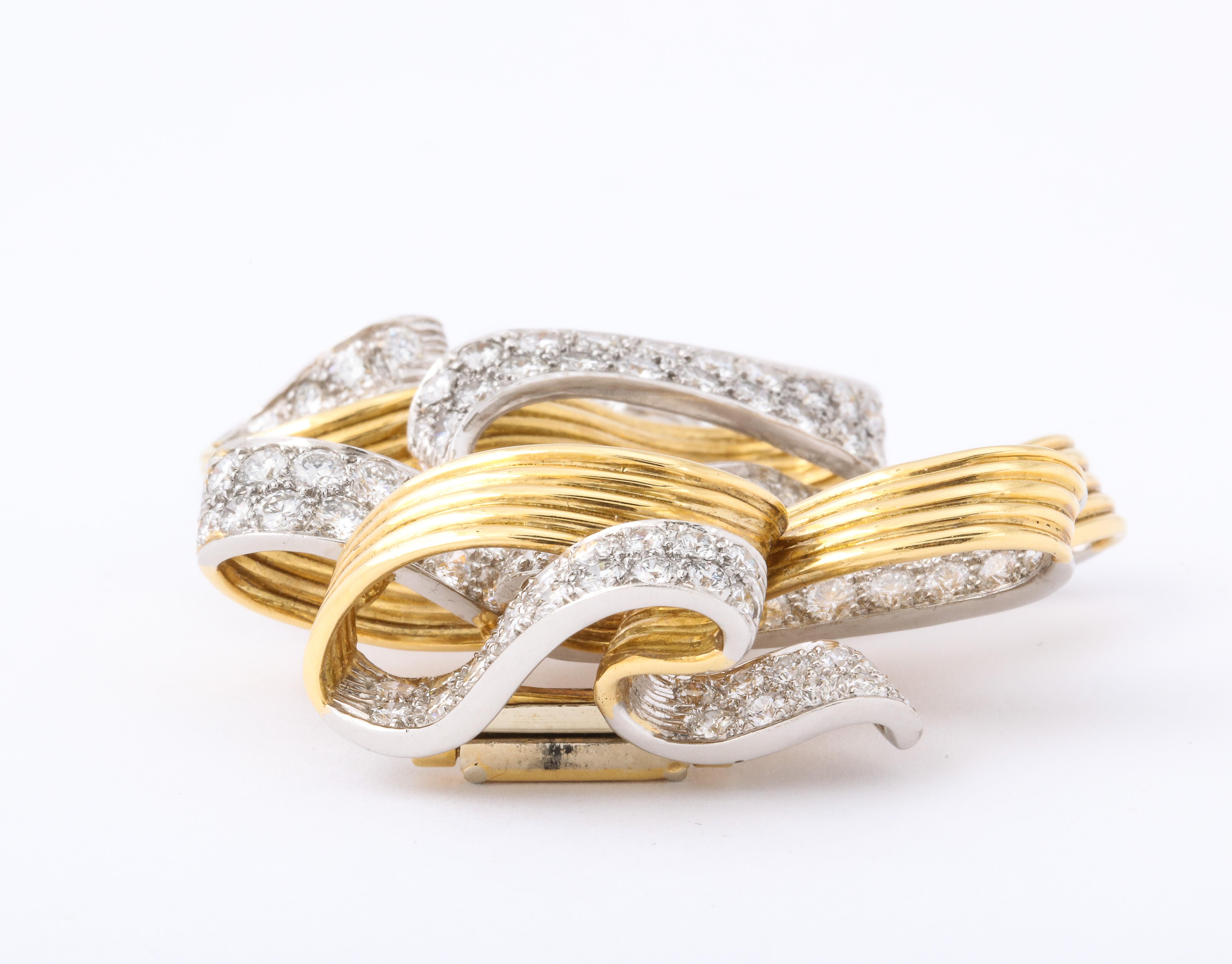 David Webb Diamond Gold Swirling Ribbon Brooch For Sale 1
