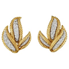 Orecchini a foglia con diamante di David Webb