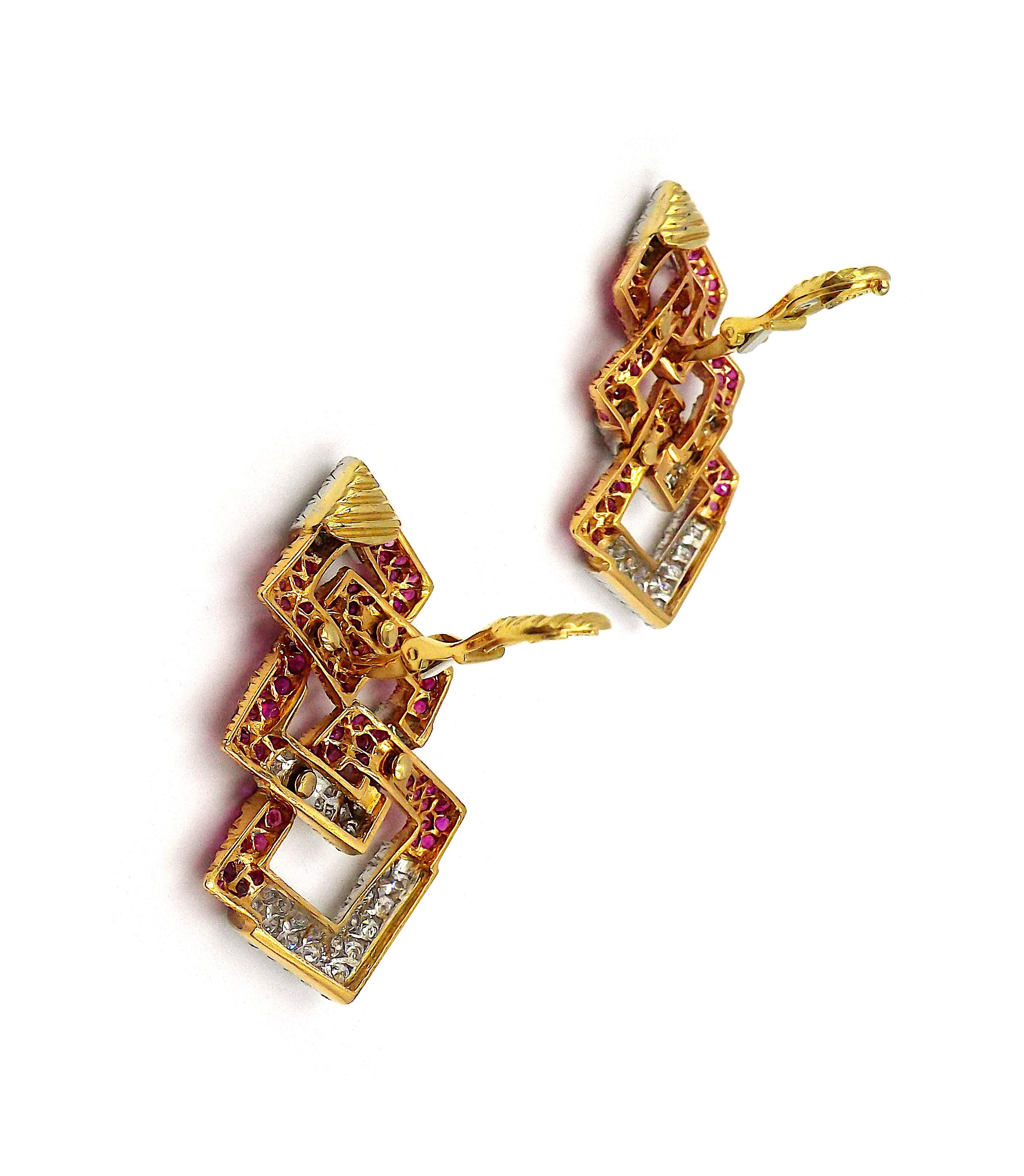Taille ronde David Webb Boucles d'oreilles en or rose 18 carats avec diamants et rubis en vente