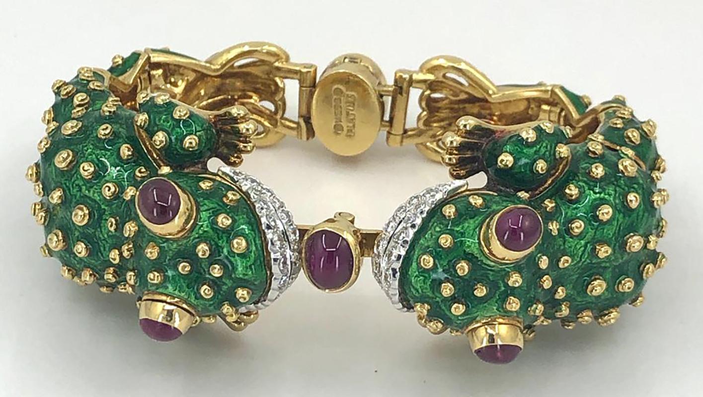 David Webb Bracelet grenouille en or, platine, émail, rubis et diamants Bon état - En vente à New York, NY