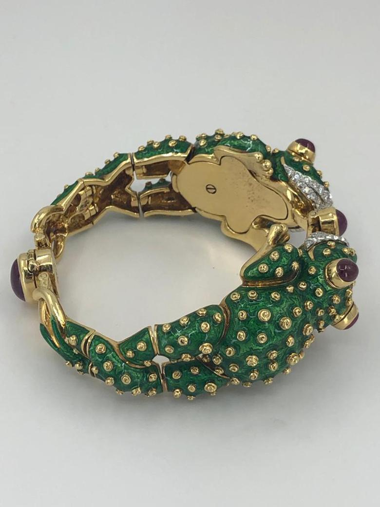 David Webb Bracelet grenouille en or, platine, émail, rubis et diamants Pour femmes en vente