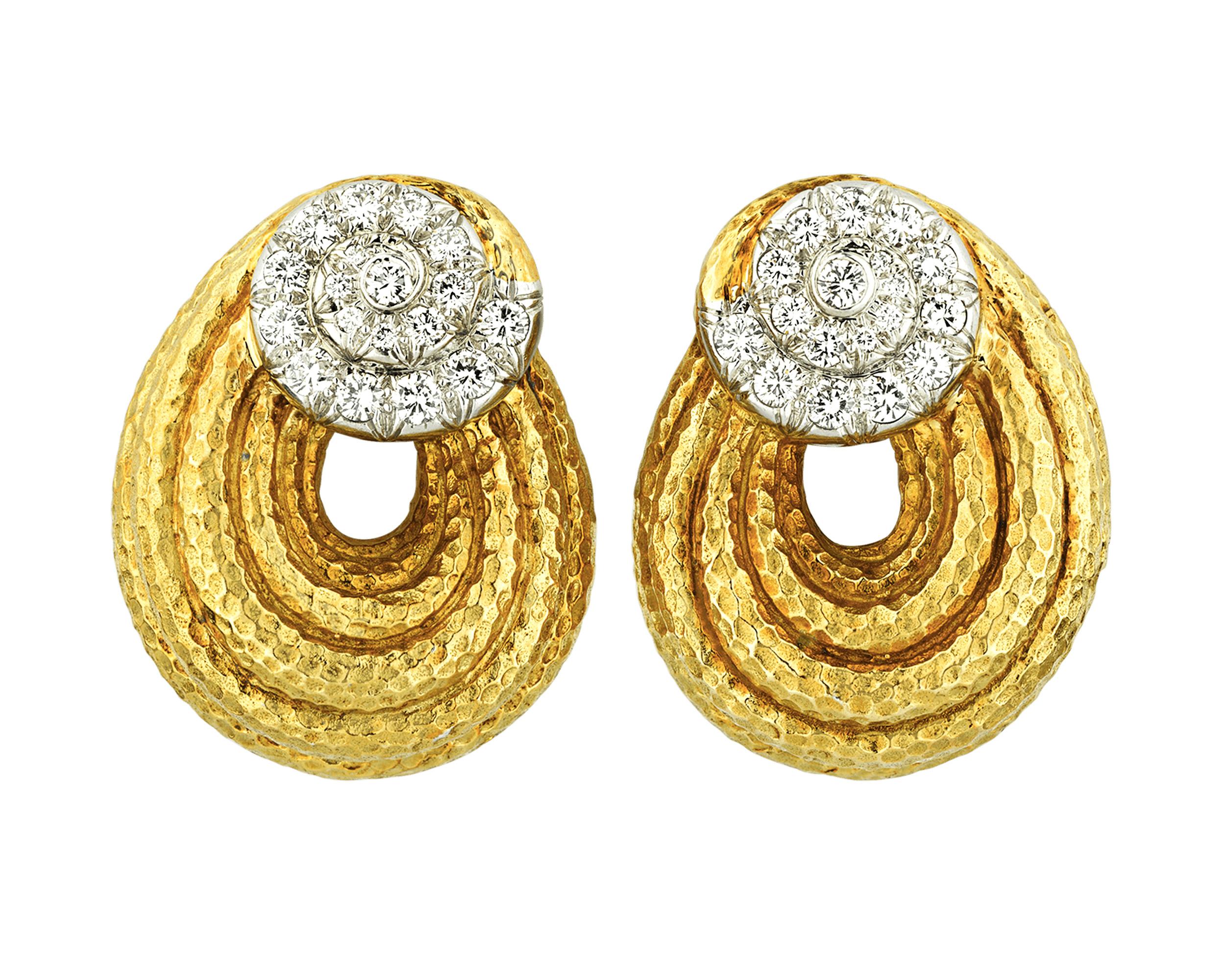 David Webb Diamond Swirl Earrings In Excellent Condition In New Orleans, LA