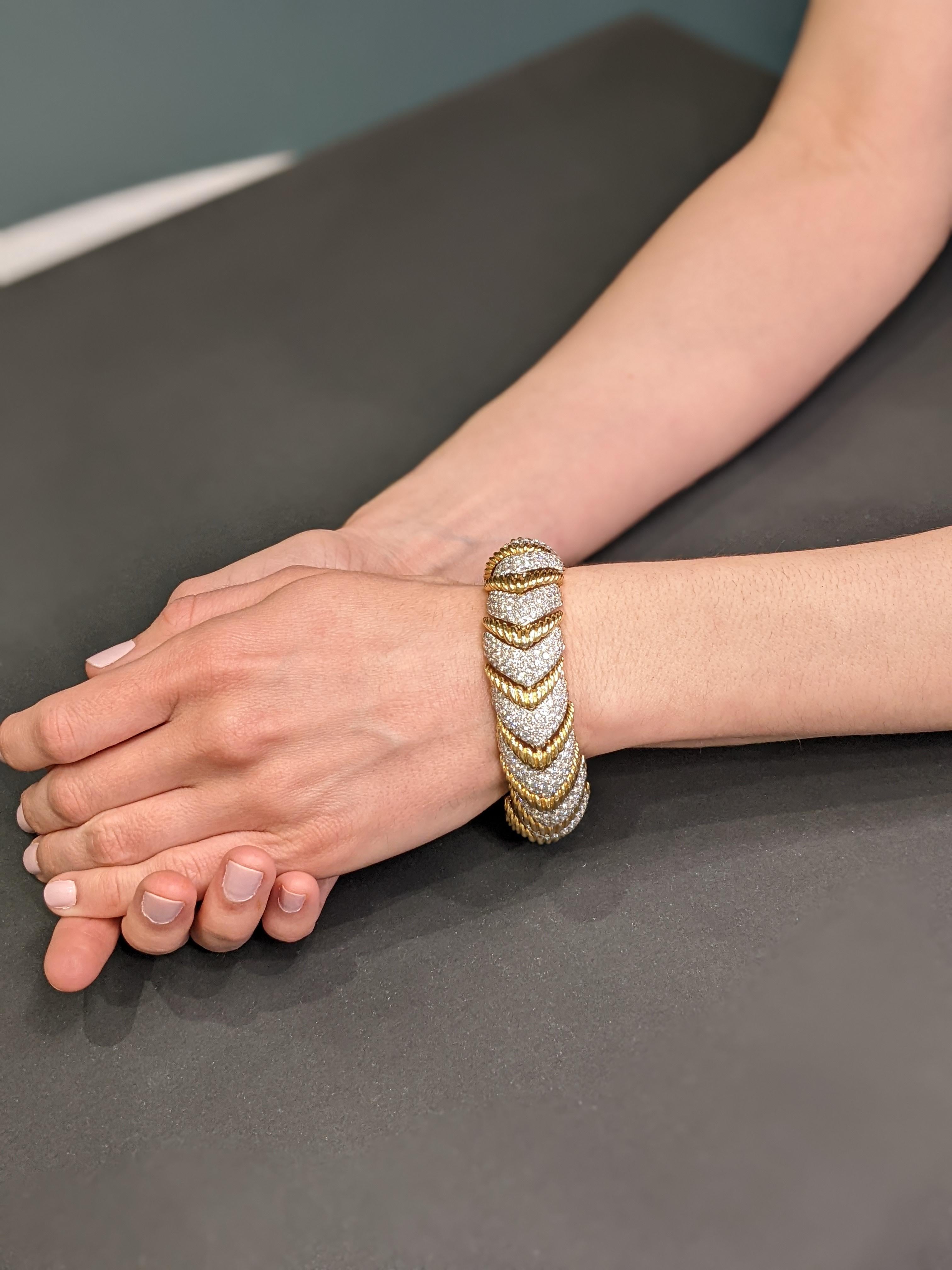 David Webb Fischgrät-Armband aus Gelbgold und Platin mit Diamanten 1