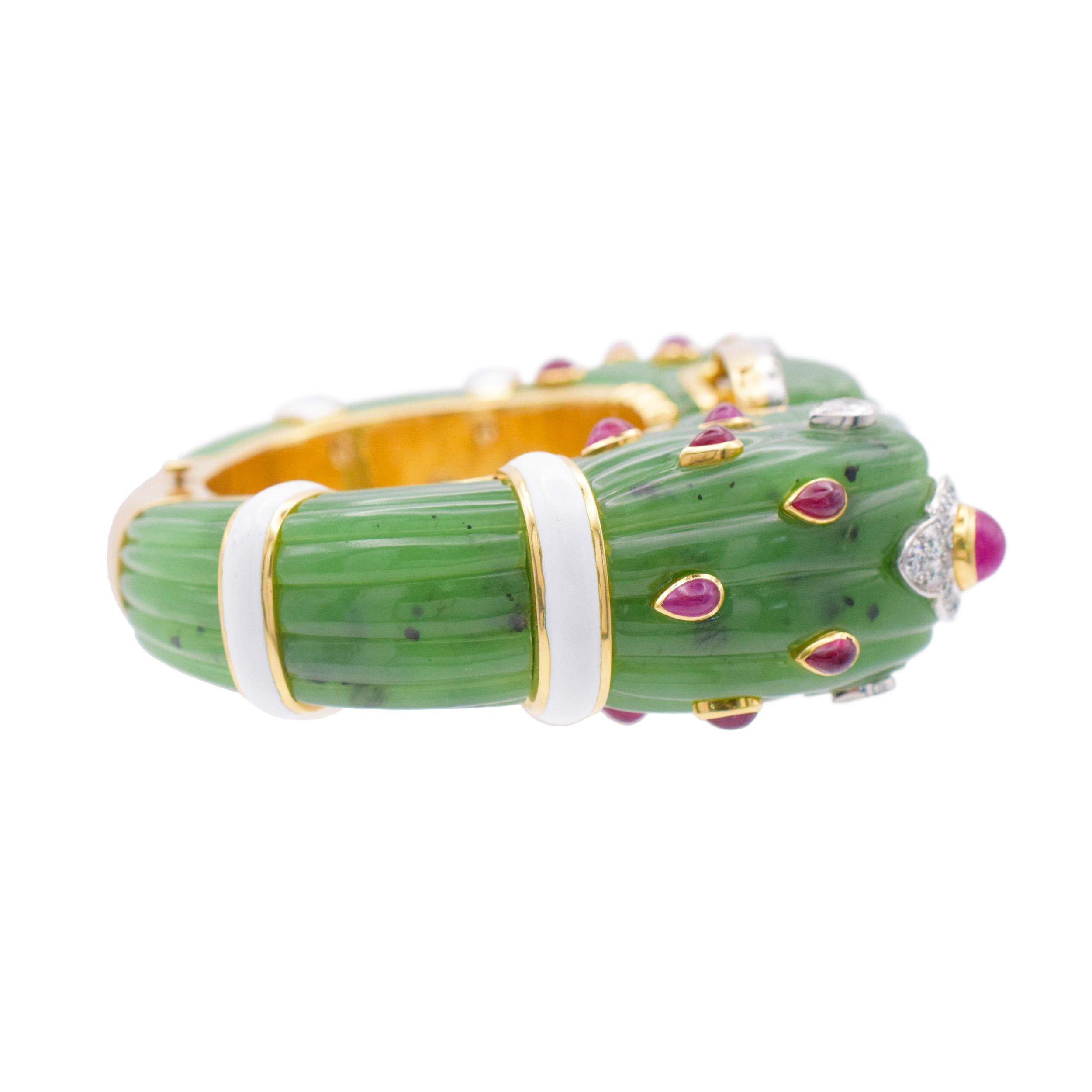David Webb - Bracelet en néphrite avec chimère à deux têtes en vente 5