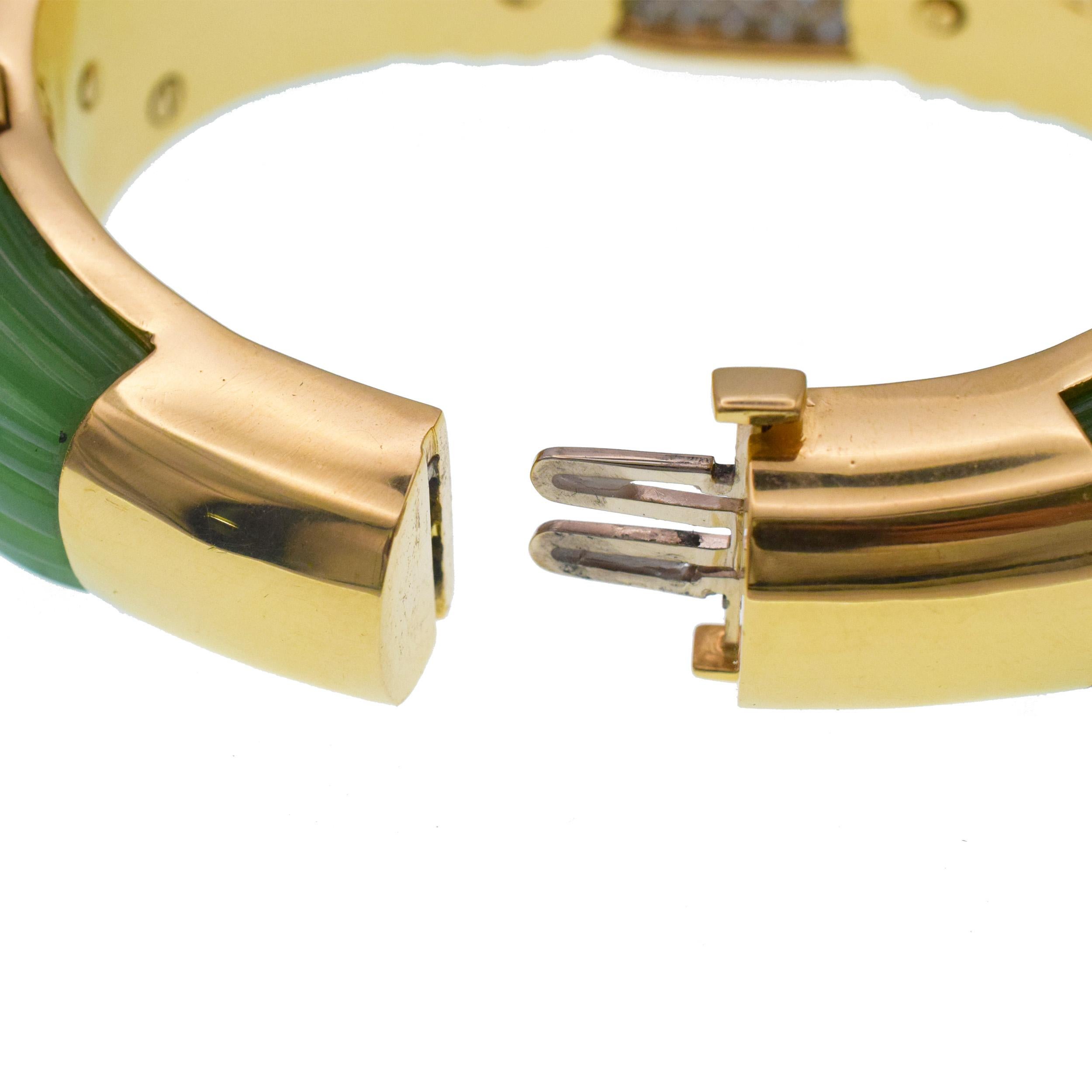 David Webb - Bracelet en néphrite avec chimère à deux têtes en vente 7