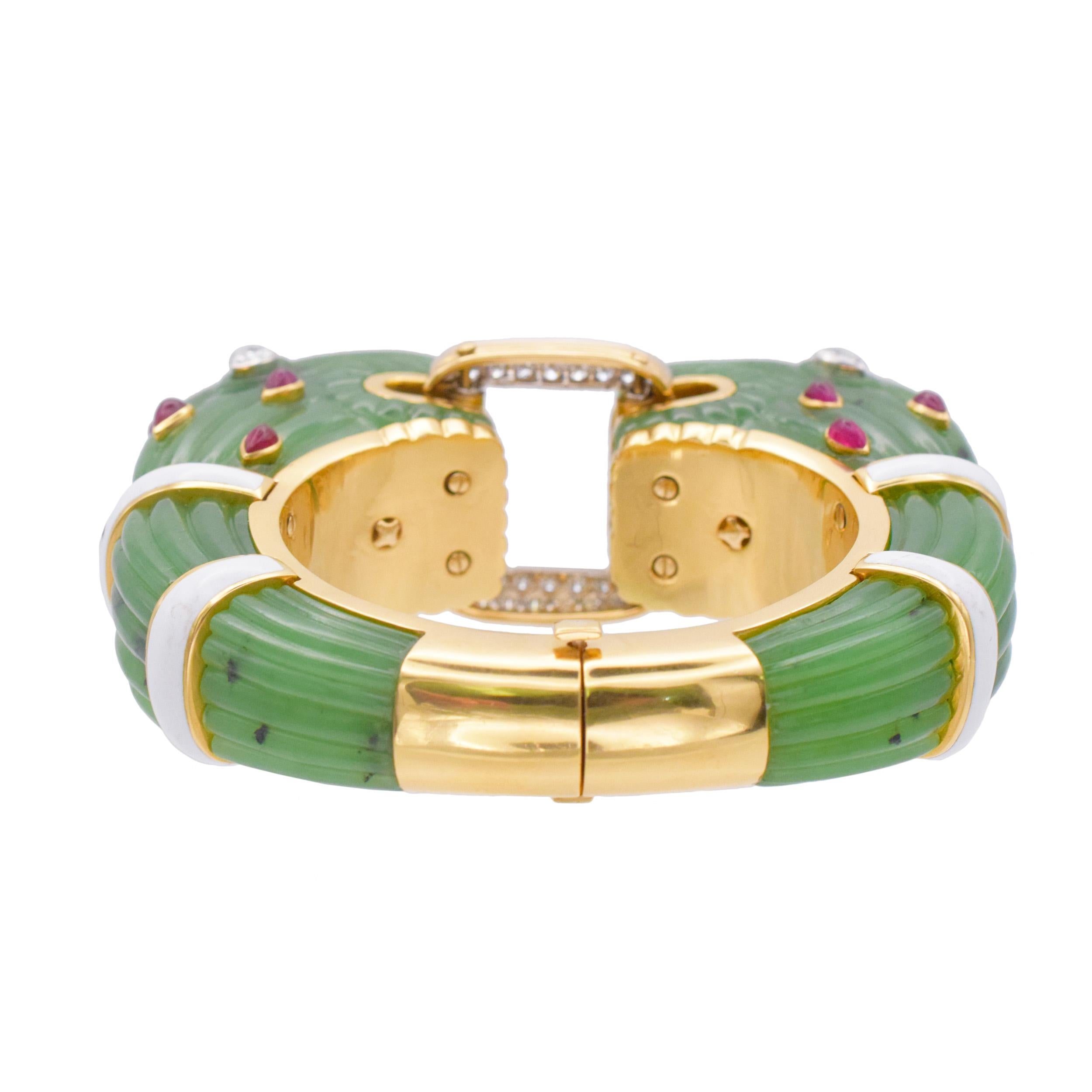 David Webb - Bracelet en néphrite avec chimère à deux têtes en vente 2