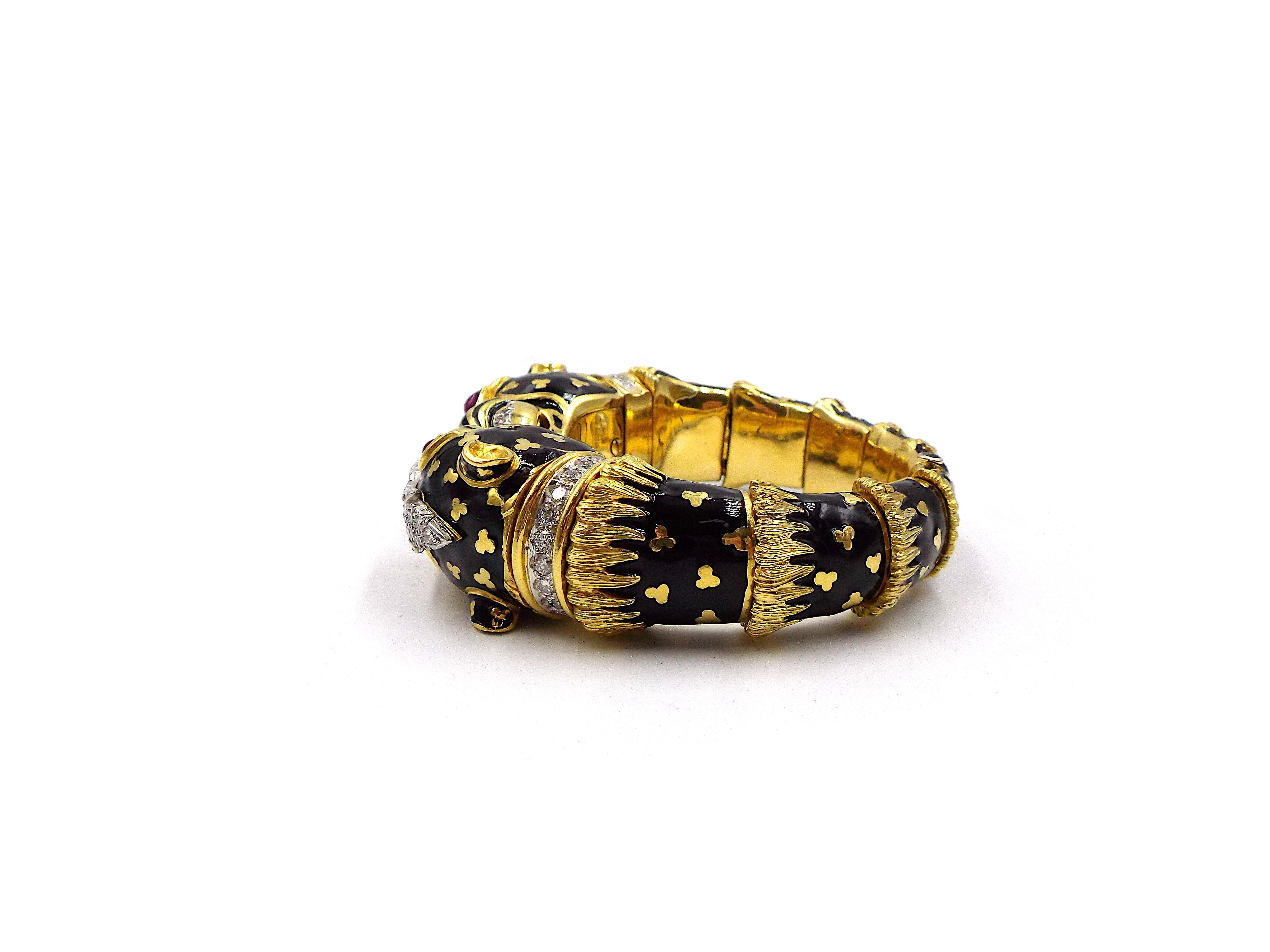  David Webb Bracelet double léopard en or 18 carats, émail, diamant et rubis Pour femmes 