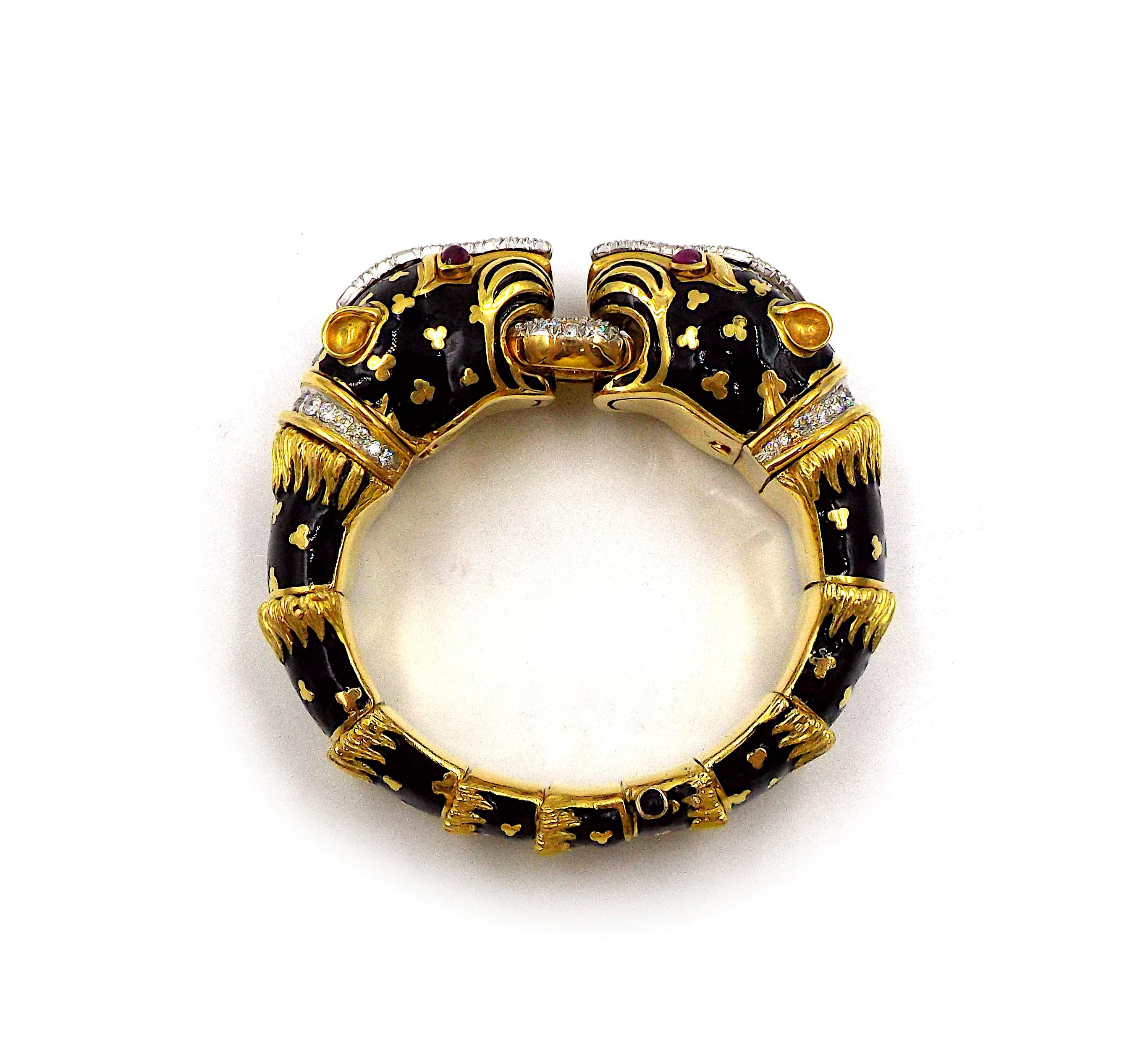 David Webb Bracelet double léopard en or 18 carats, émail, diamant et rubis 3