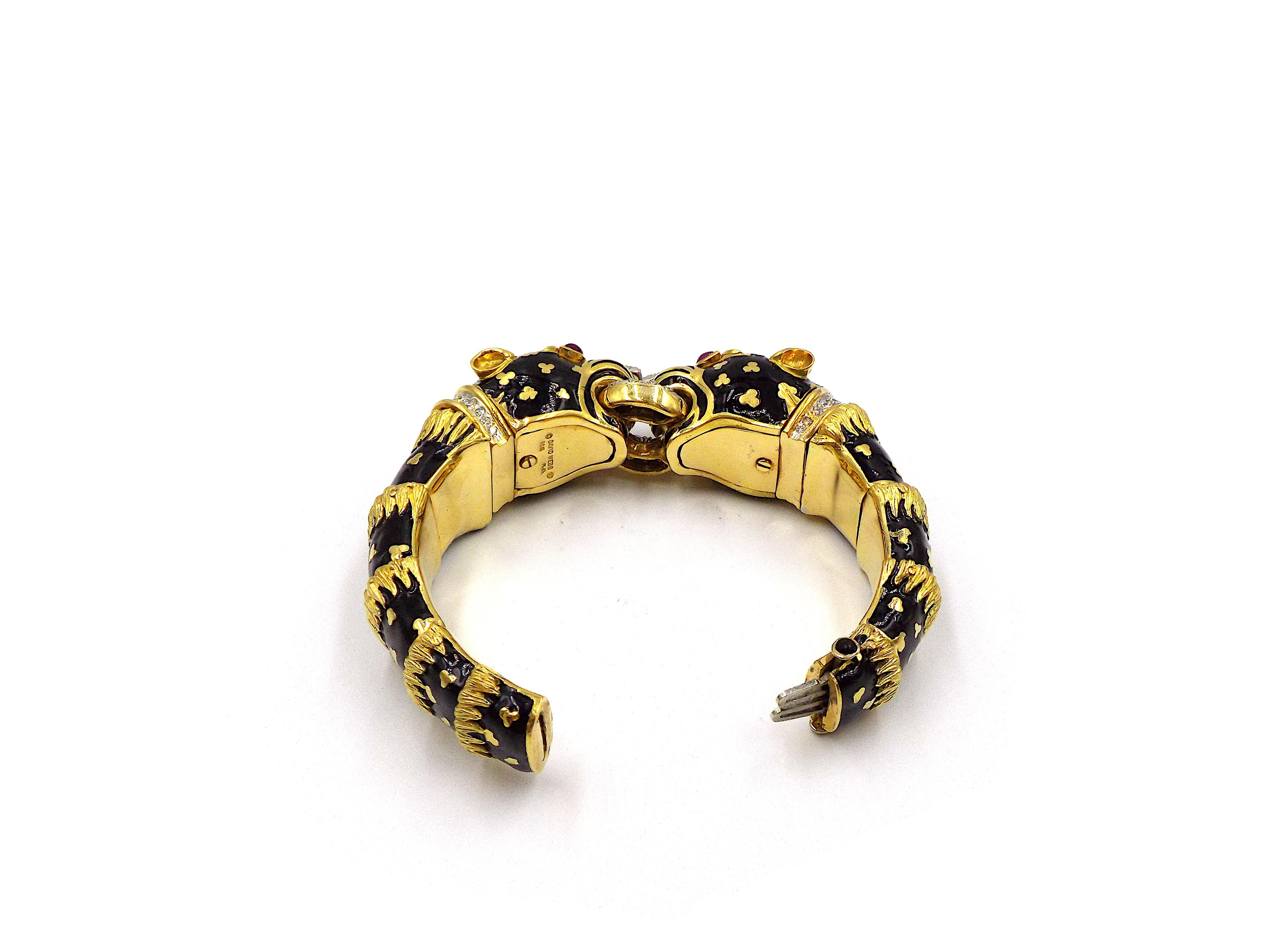 David Webb Bracelet double léopard en or 18 carats, émail, diamant et rubis 4