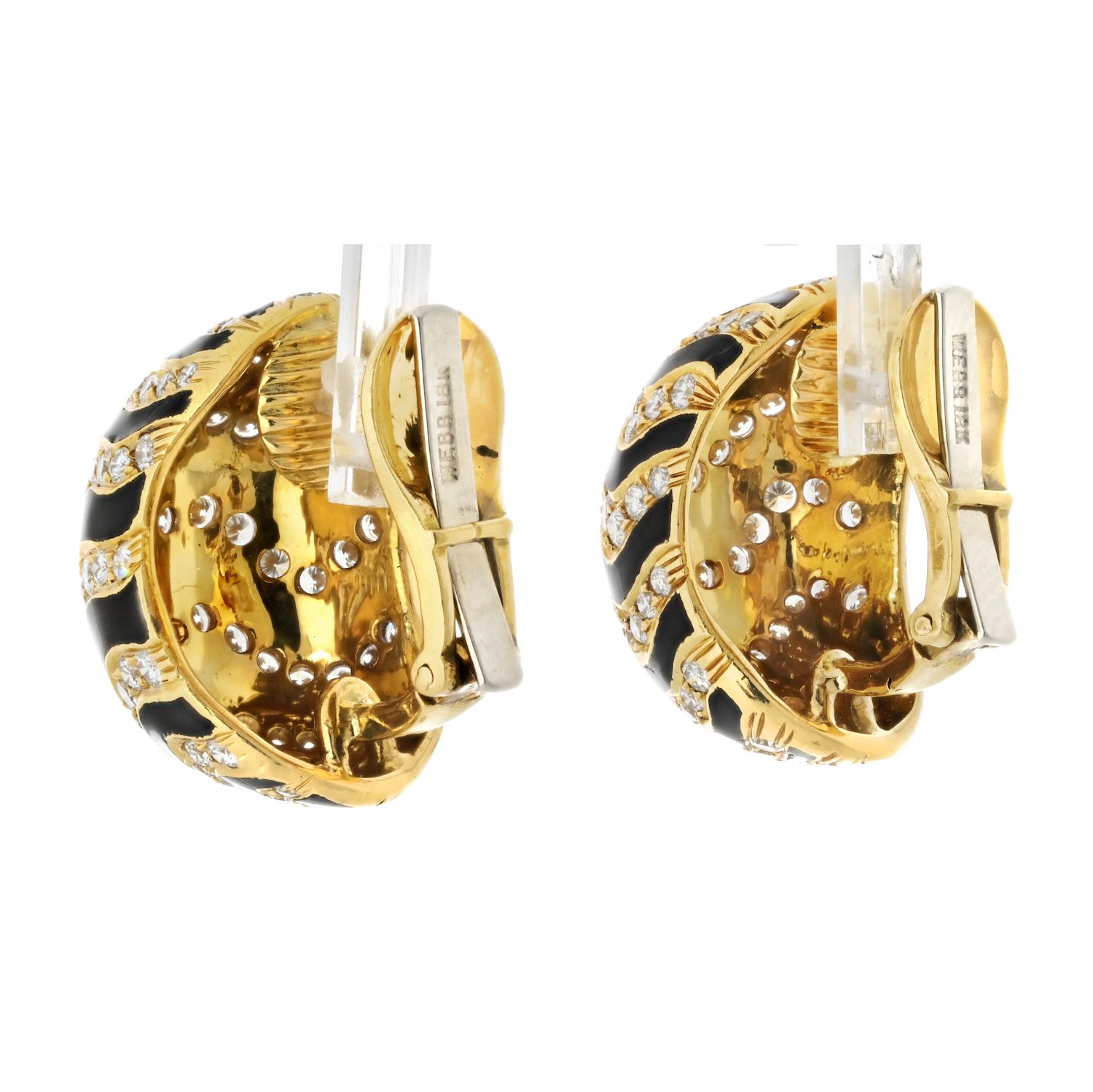 David Webb Zebra Pave Set Diamond Dome Clip On Ohrringe (Rundschliff) im Angebot