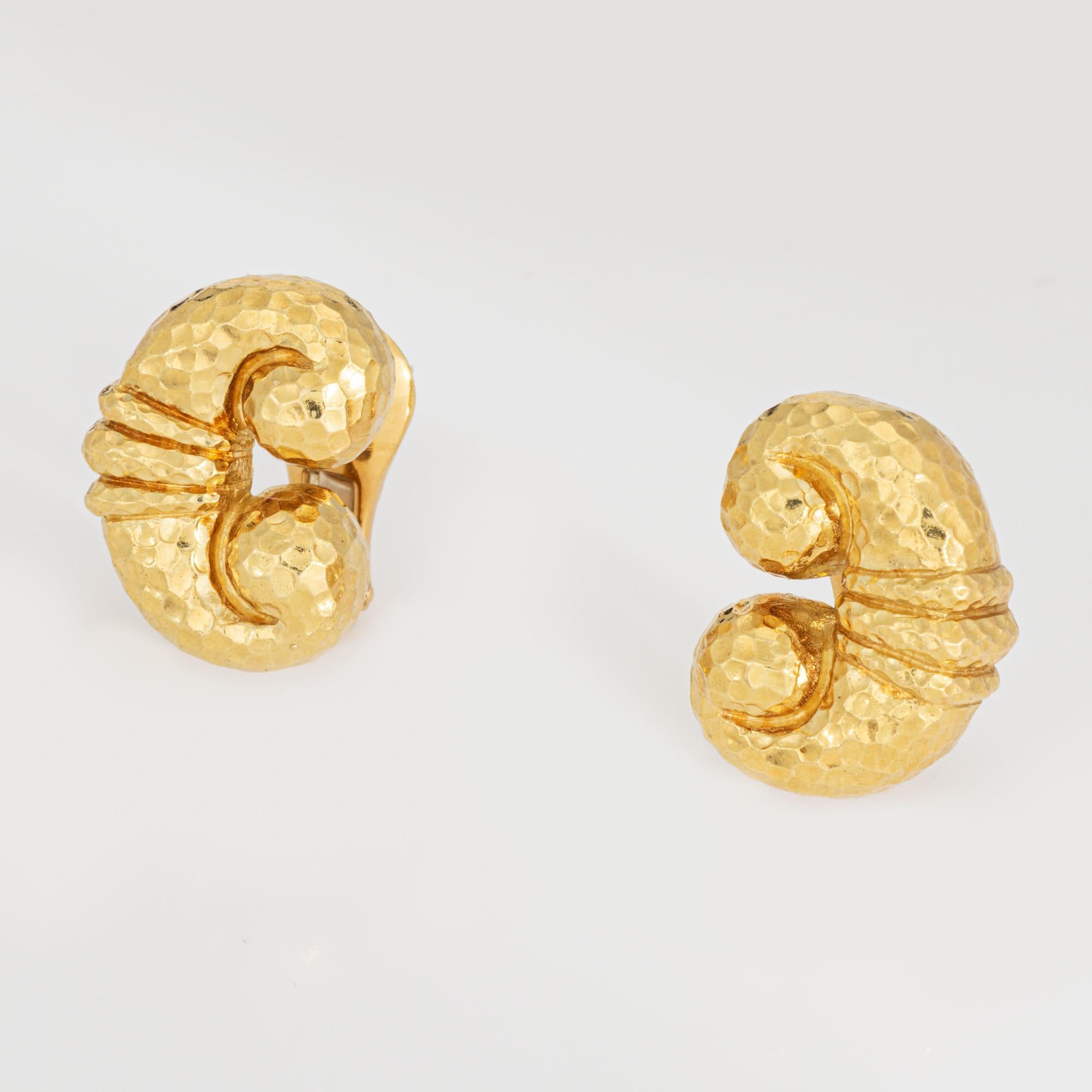 Modern David Webb Earrings Vintage 18k Yellow Gold Scrolled Hammered Signed Jewelry