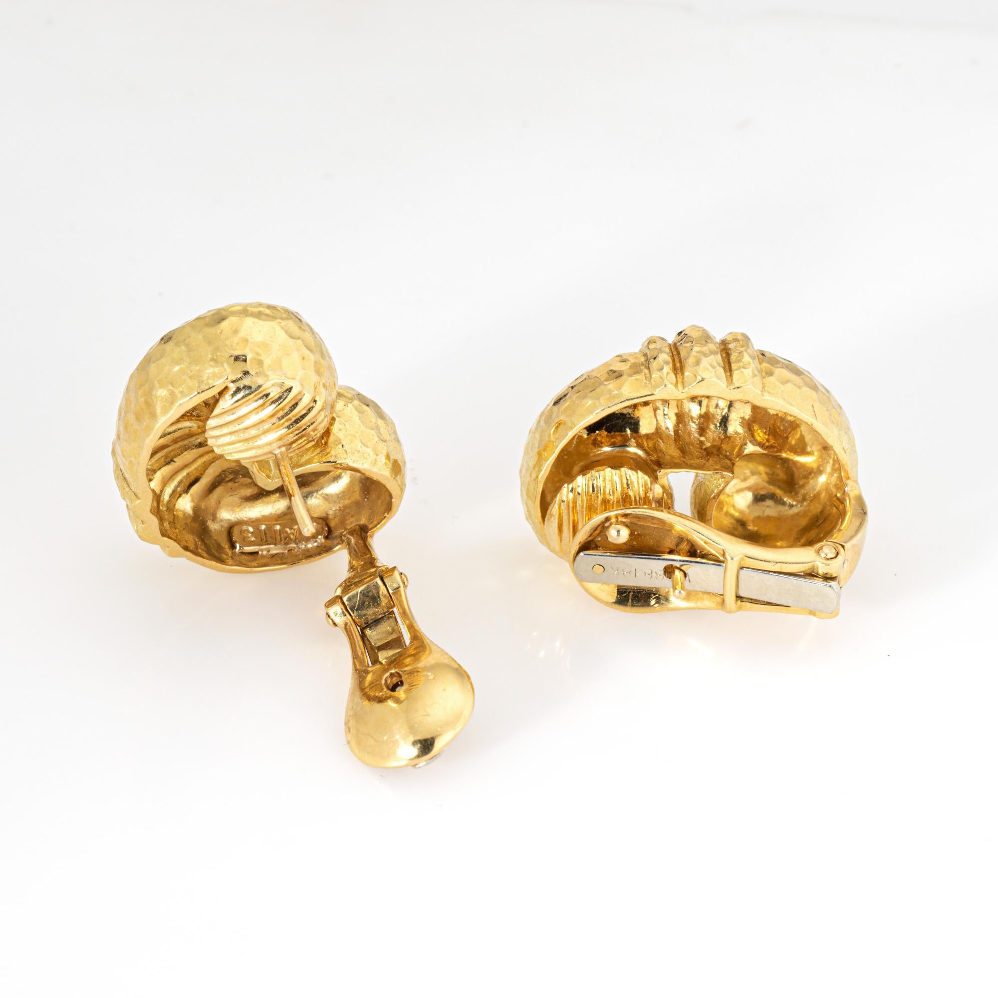 David Webb Earrings Vintage 18k Yellow Gold Scrolled Hammered Signed Jewelry In Good Condition In Torrance, CA