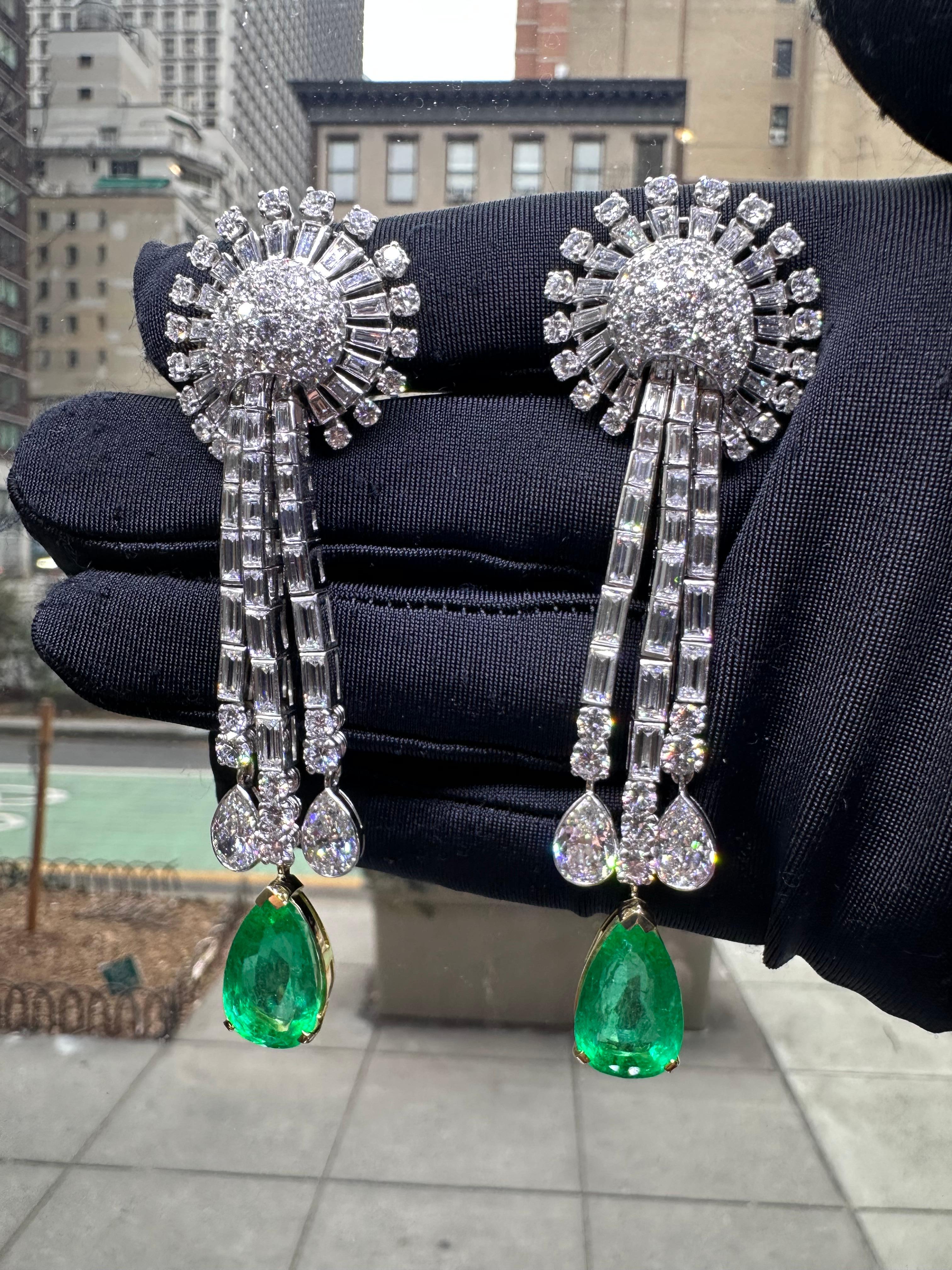 Orecchini con smeraldo e diamanti di David Webb In condizioni ottime in vendita a New York, NY