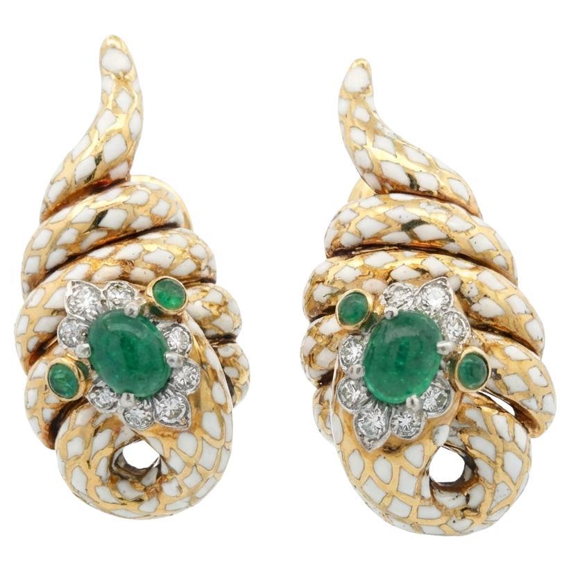 Pendientes de clip de oro amarillo con esmeralda y diamantes David Webb en venta