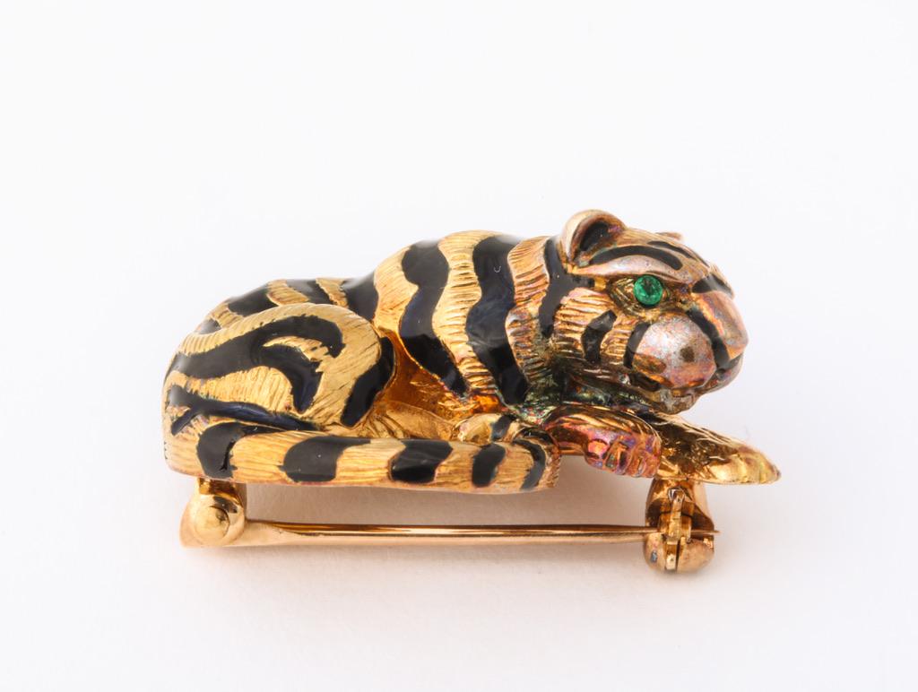 Women's or Men's David Webb Emerald and Enamel Tiger Pin For Sale
