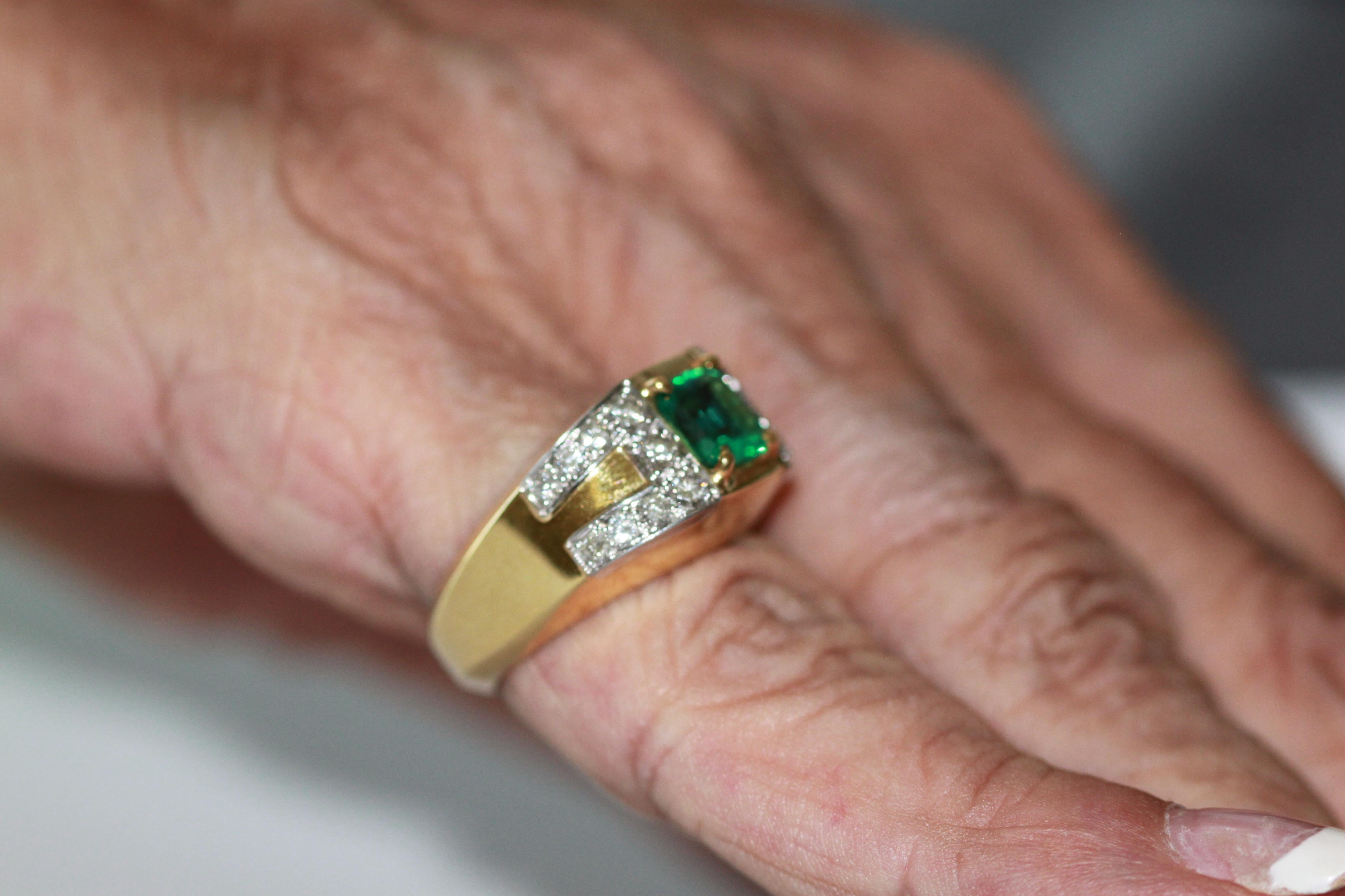 David Webb Emerald Diamond Ring 18 Karat For Sale 4