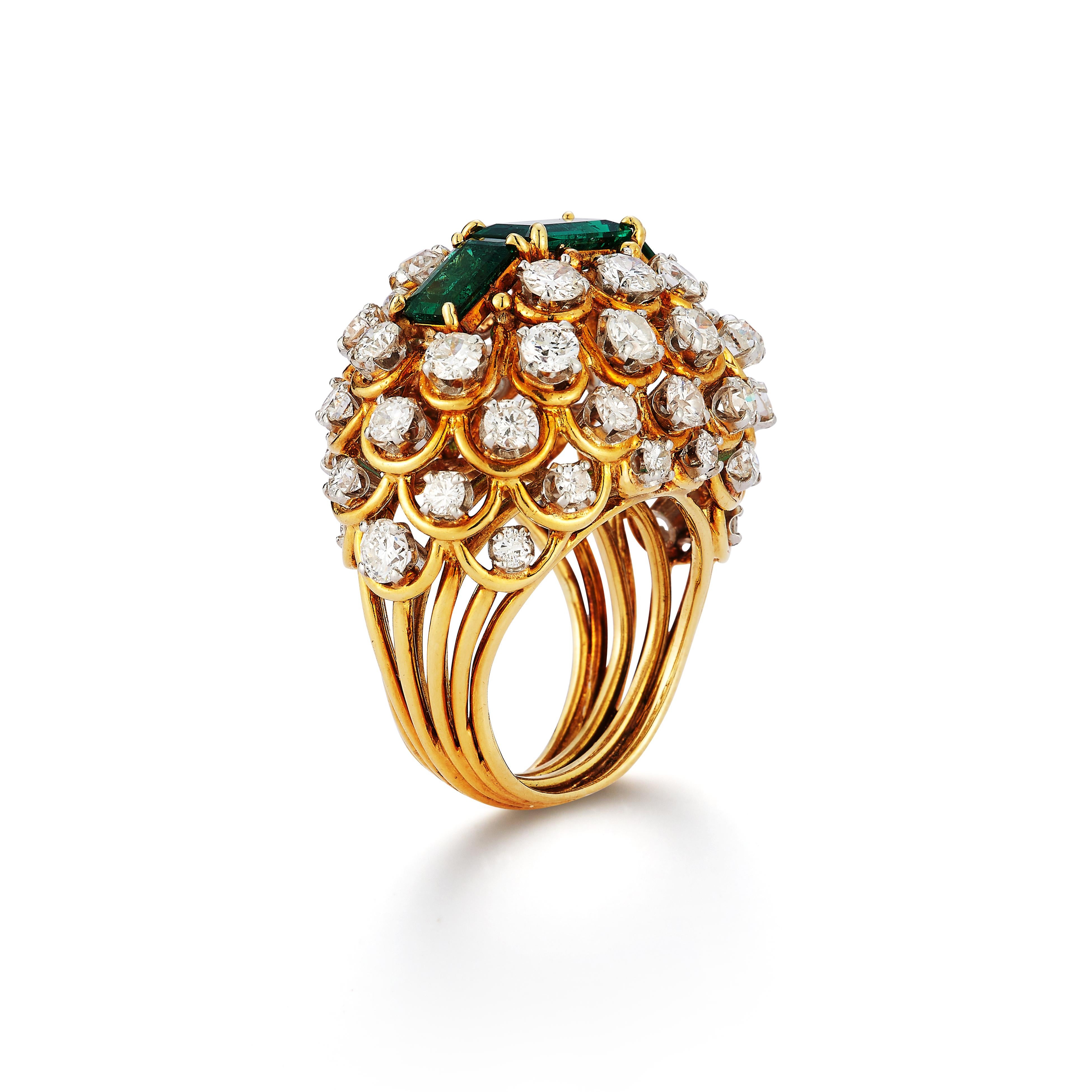 David Webb Emerald & Diamond Ring In Excellent Condition For Sale In New York, NY